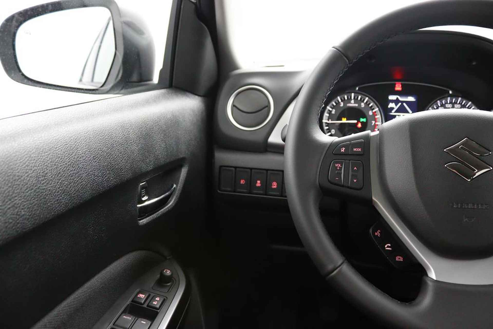 Suzuki Vitara 1.4 Boosterjet Select Smart Hybrid | Bi Tone | Navigatie | 6 jaar Garantie | Dodehoek Detectie | Stoelverwarming | - 18/43