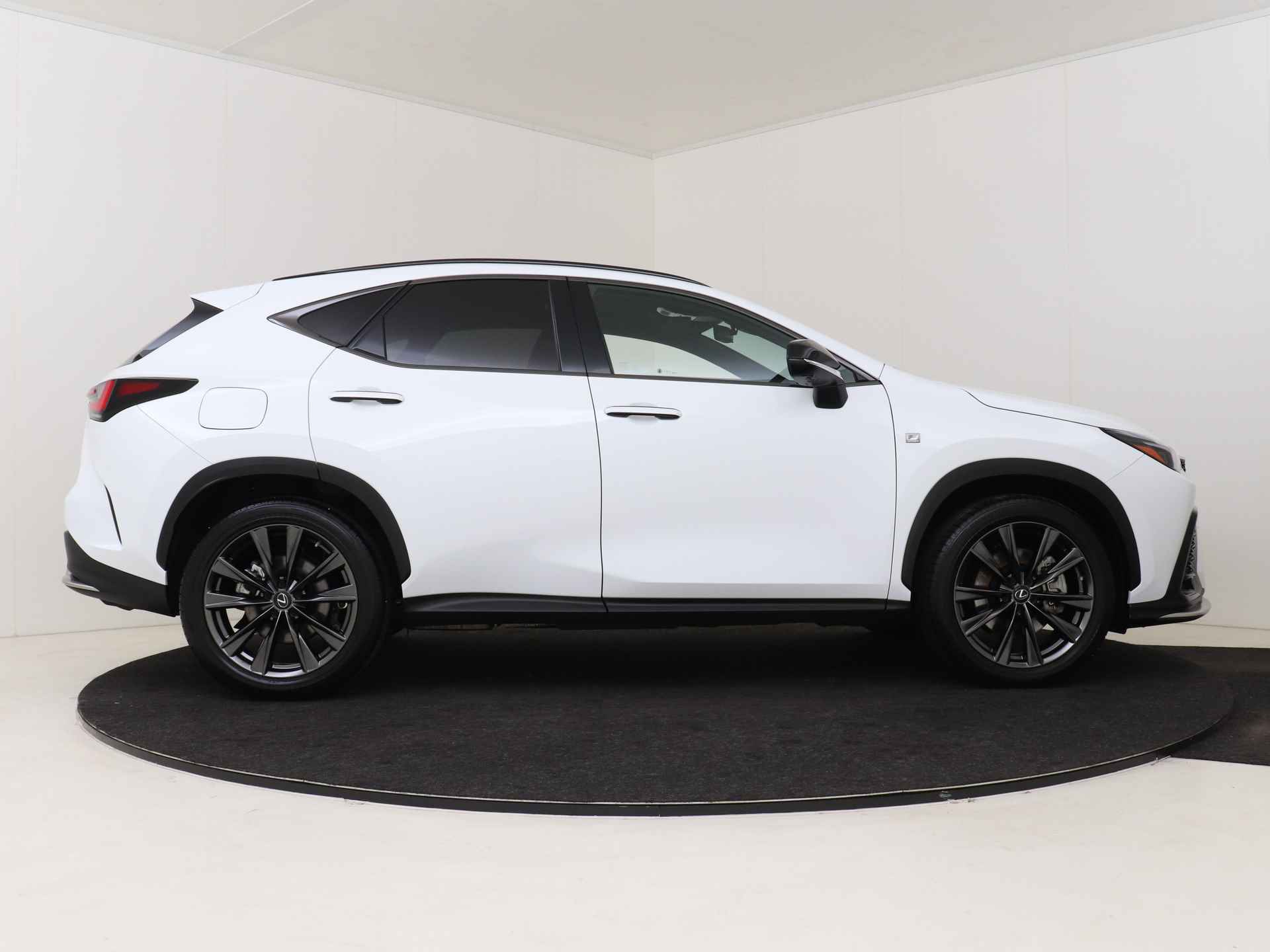 Lexus NX 450h+ AWD F Sport Line Limited | Sportstoelen | 20" LM Velgen | Memory Seat | 360 Camera | Head-up Display | Stoelverwarming-/Verkoeling | - 14/61