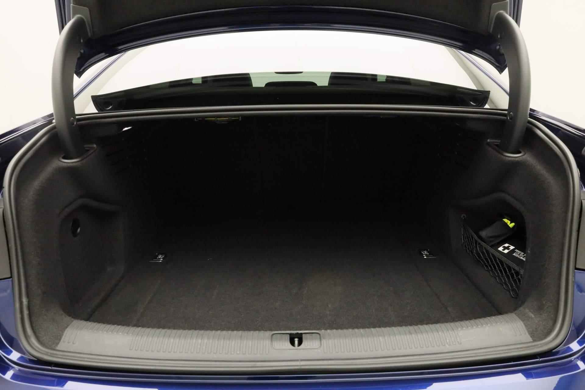 Audi A4 Limousine 35 TFSI 150PK S-tronic S edition / S-Line ext. | Pano | B&O | Sportonderstel | Sportstoelen | Stuur-/stoelverwarming | Virtual Cockpit Plus - 38/38