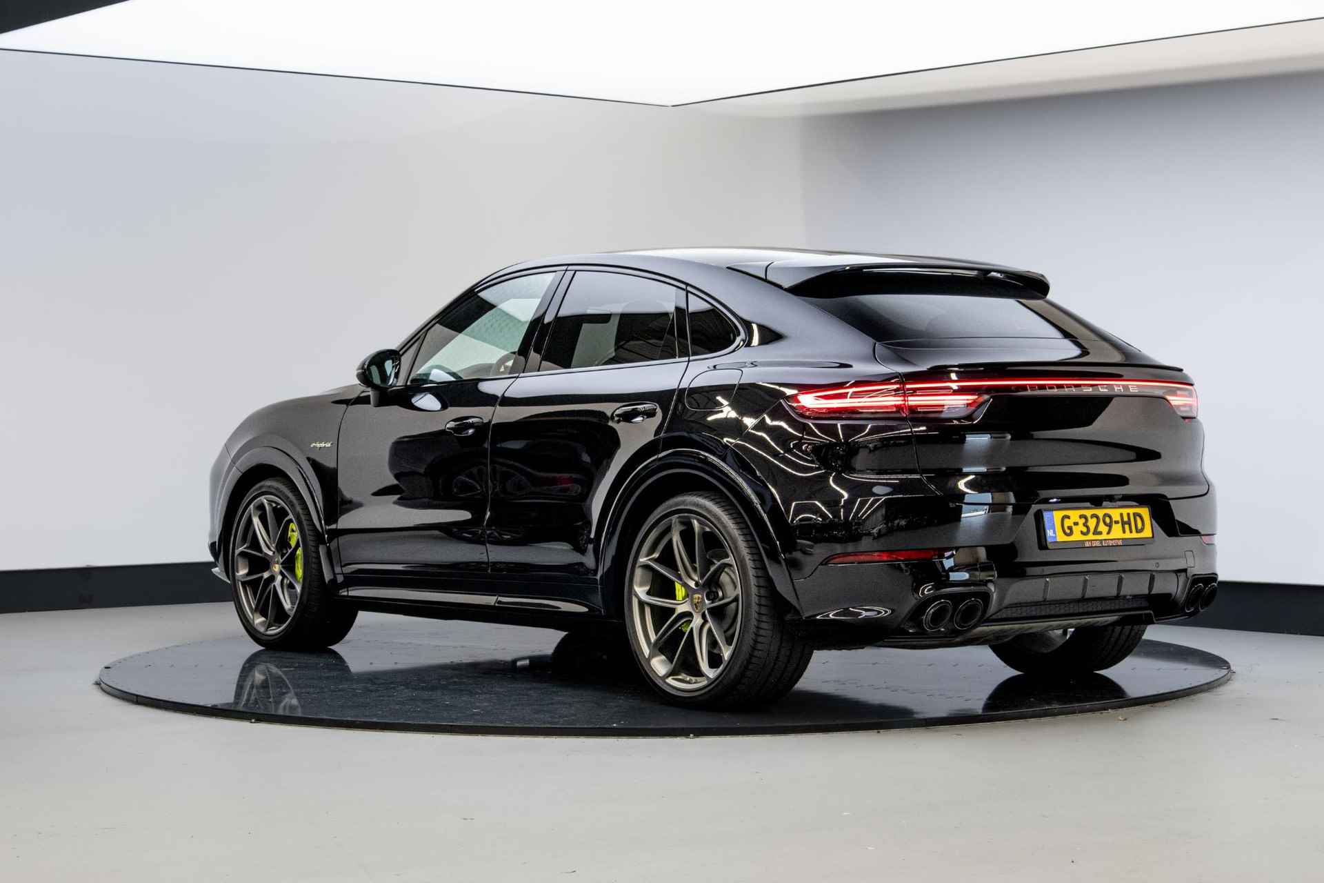 Porsche Cayenne Coupé 3.0 E-Hybrid | Lichtgewicht sportpakket | Carbon | Nieuwstaat | - 3/30