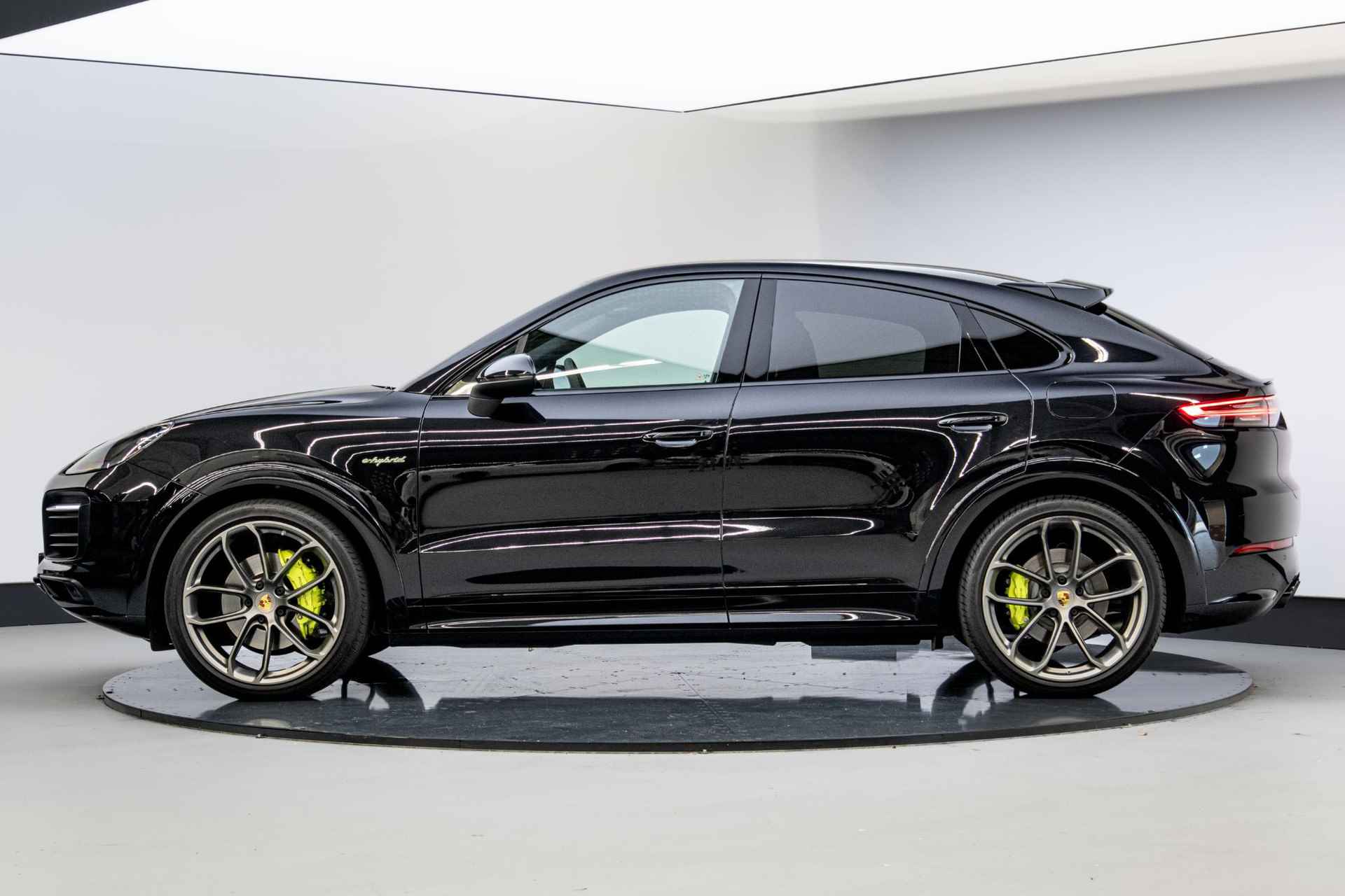 Porsche Cayenne Coupé 3.0 E-Hybrid | Lichtgewicht sportpakket | Carbon | Nieuwstaat | - 25/30