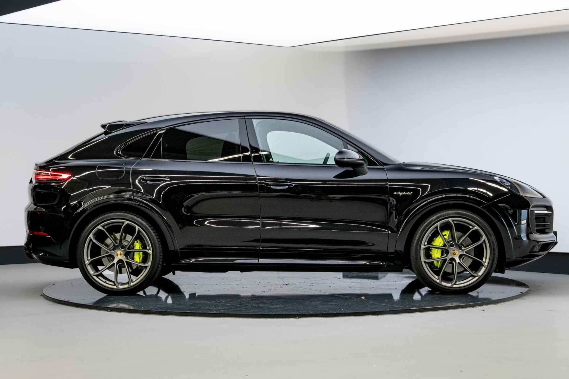 Porsche Cayenne Coupé 3.0 E-Hybrid | Lichtgewicht sportpakket | Carbon | Nieuwstaat | - 26/30