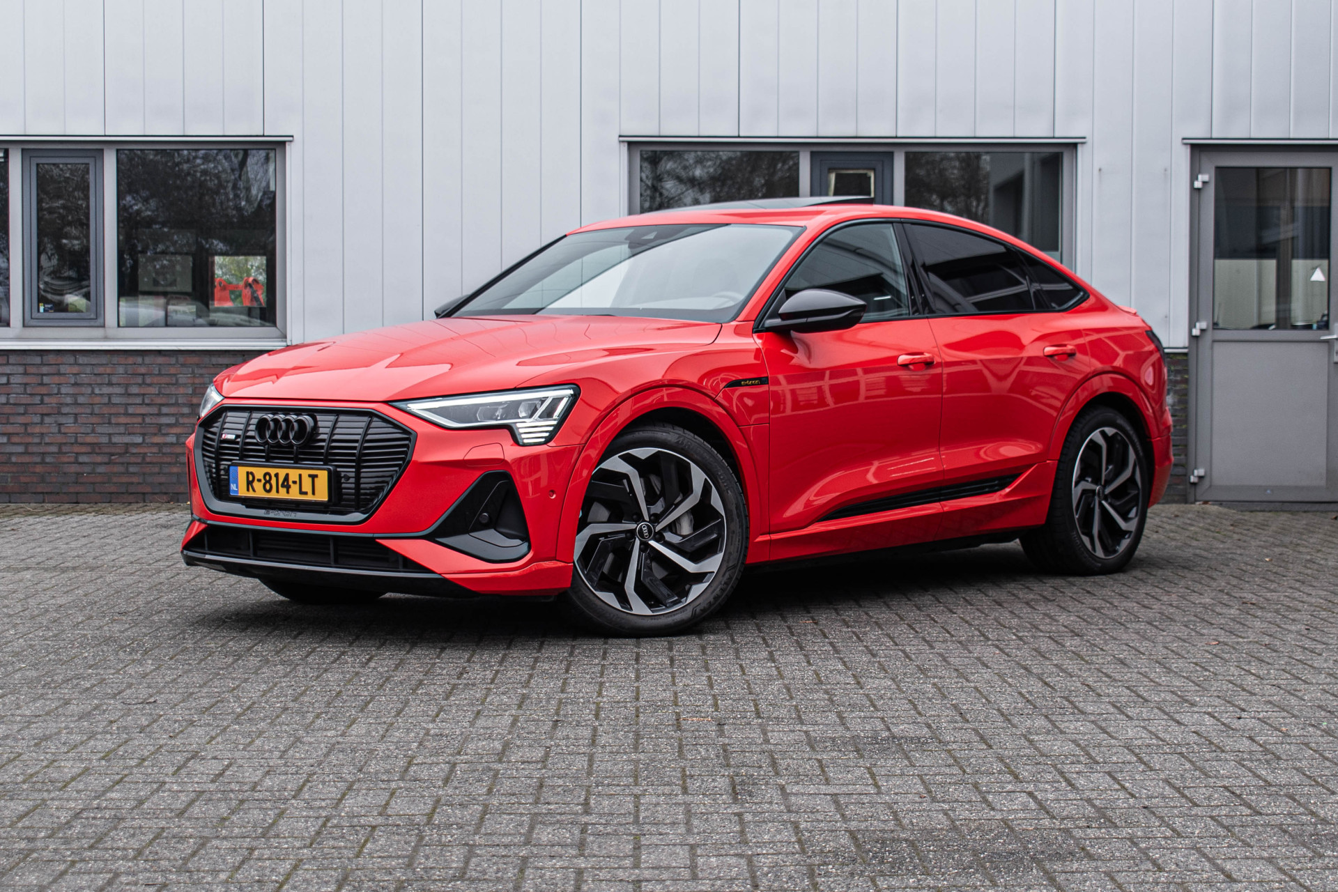 Audi e-tron Sportback 55 quattro S edition 95 kWh 21" | Softclose | Pano dak | S-Sportstoelen