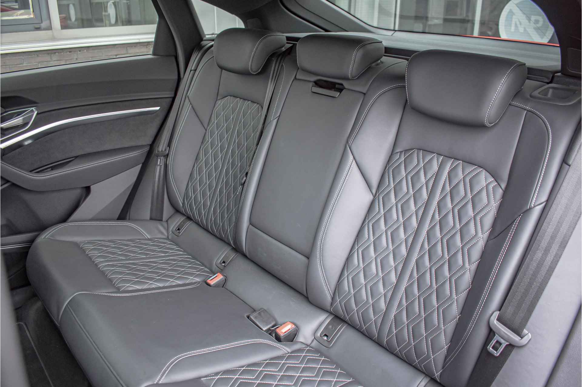 Audi e-tron Sportback 55 quattro S edition 95 kWh 21" | Softclose | Pano dak | S-Sportstoelen - 16/28