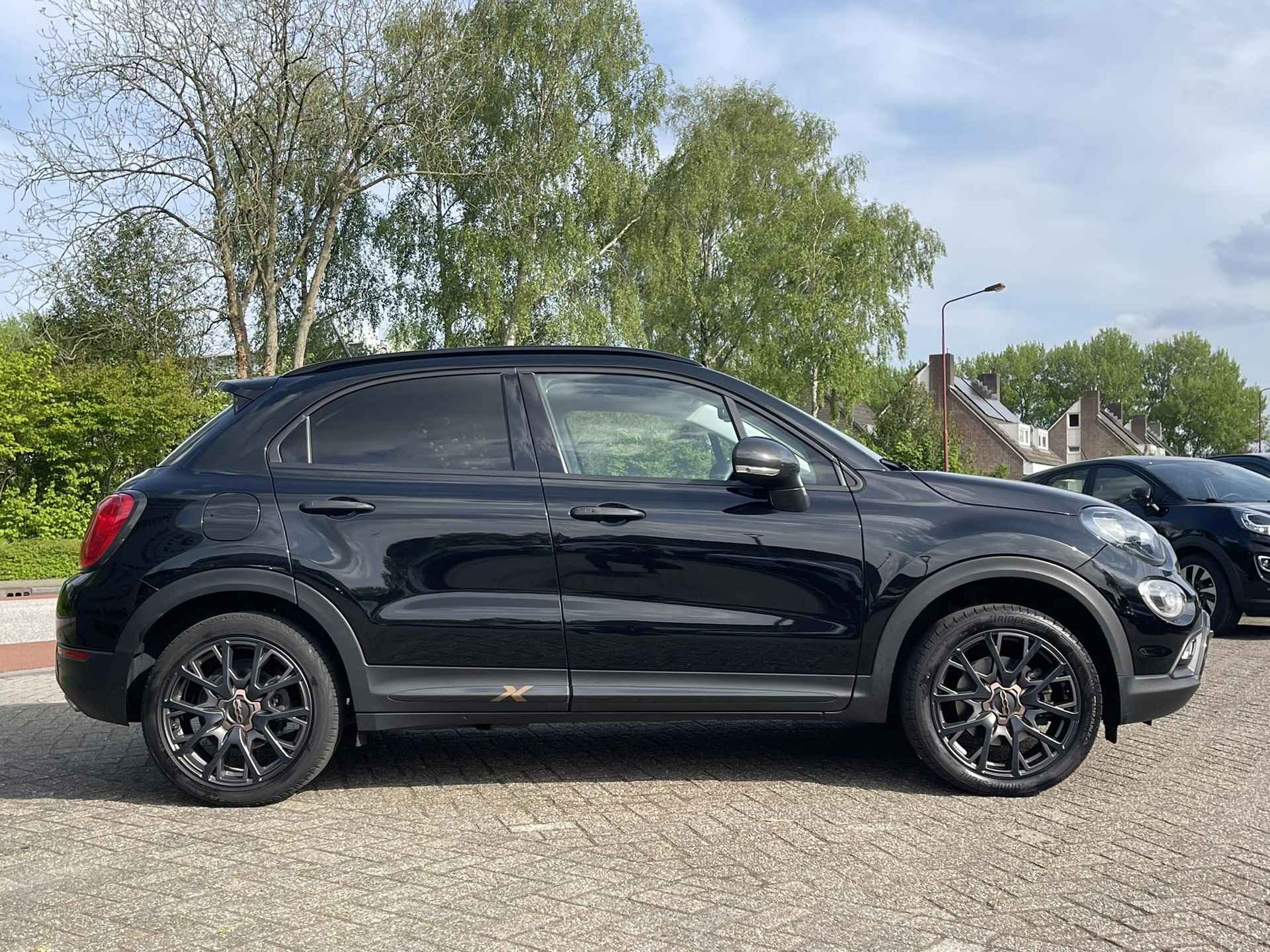 Fiat 500 X Cross 1.4 Turbo MultiAir S-Design Cross | 140pk | Achteruitrijcamera | Trekhaak | Xenon | Winterbandenset - 3/38