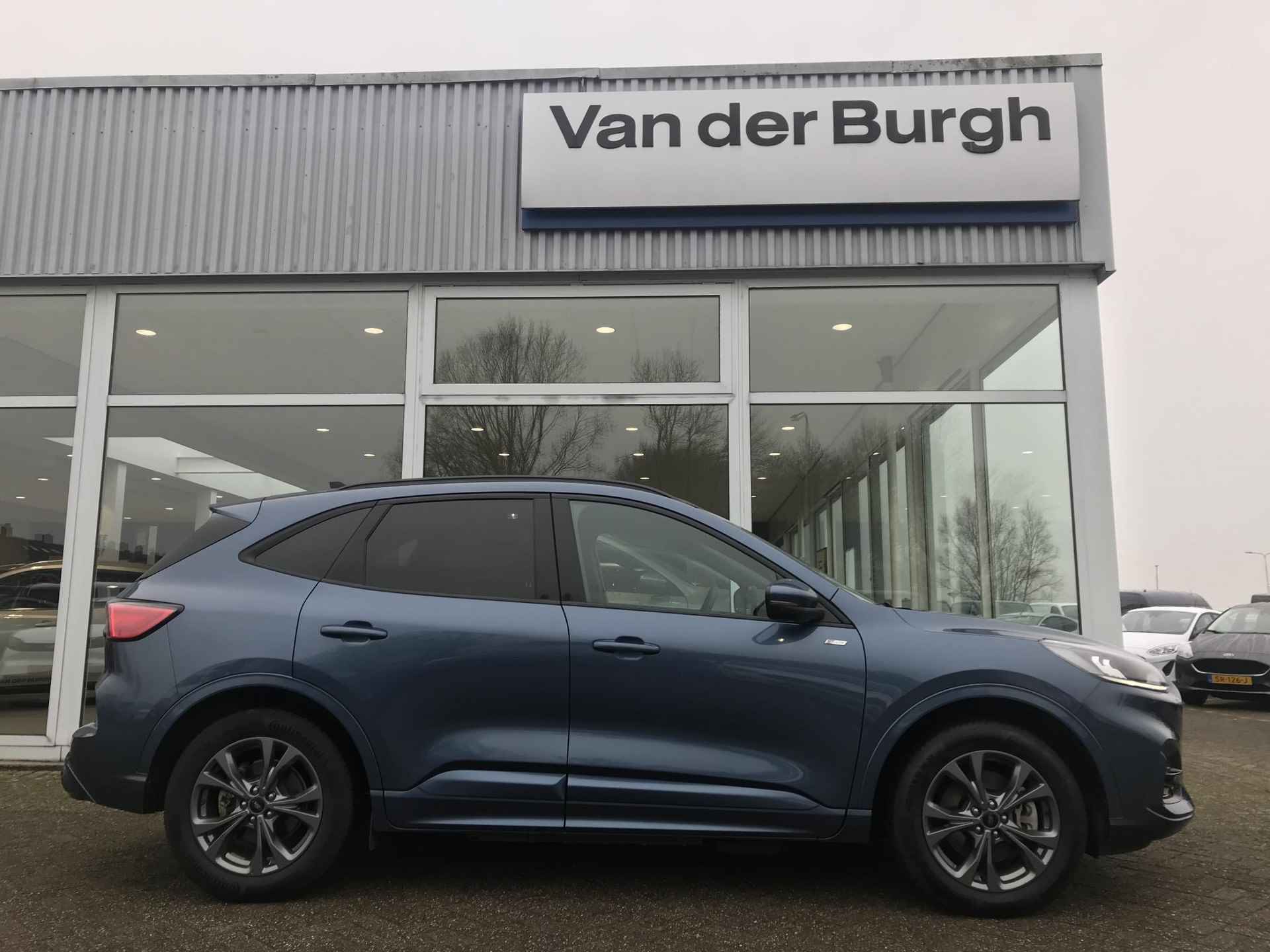 Ford Kuga ST-Line 2.5 Plug-in Hybrid - 7/44