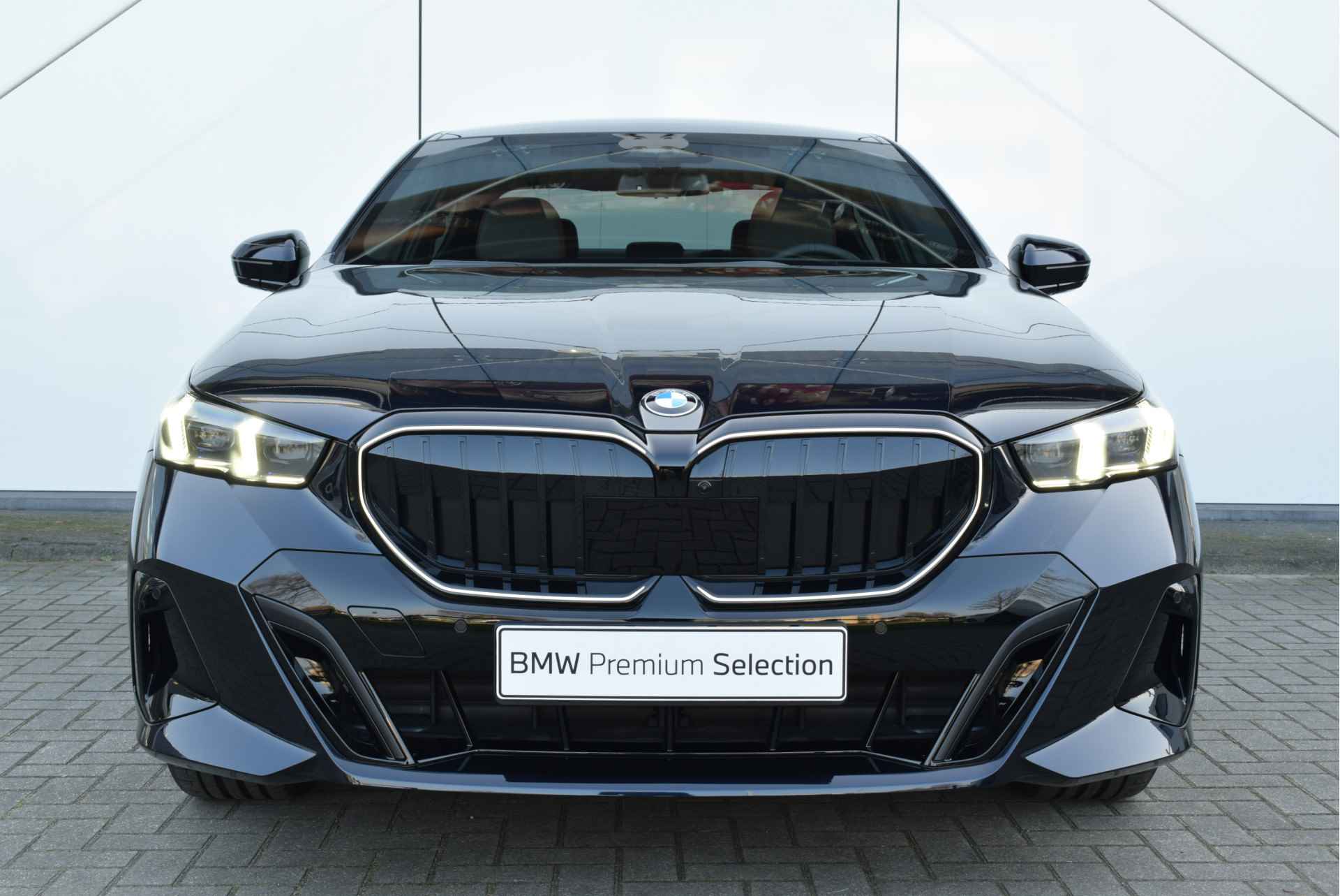 BMW 5 Serie 520i High Exexcutive M Sport Automaat / Panoramadak / Parking Assistant Professional / Adaptieve LED / Driving Assistant Professional / Stoelventilatie / Adaptief onderstel - 7/32