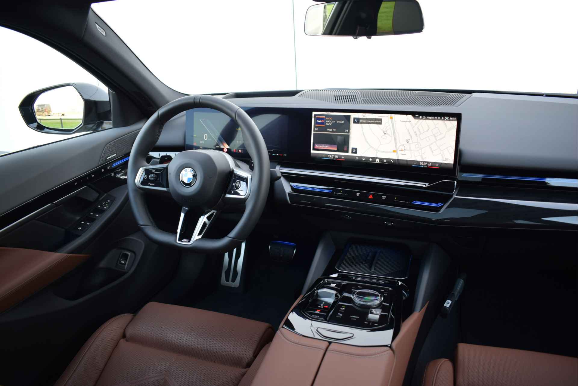 BMW 5 Serie 520i High Exexcutive M Sport Automaat / Panoramadak / Parking Assistant Professional / Adaptieve LED / Driving Assistant Professional / Stoelventilatie / Adaptief onderstel - 17/32