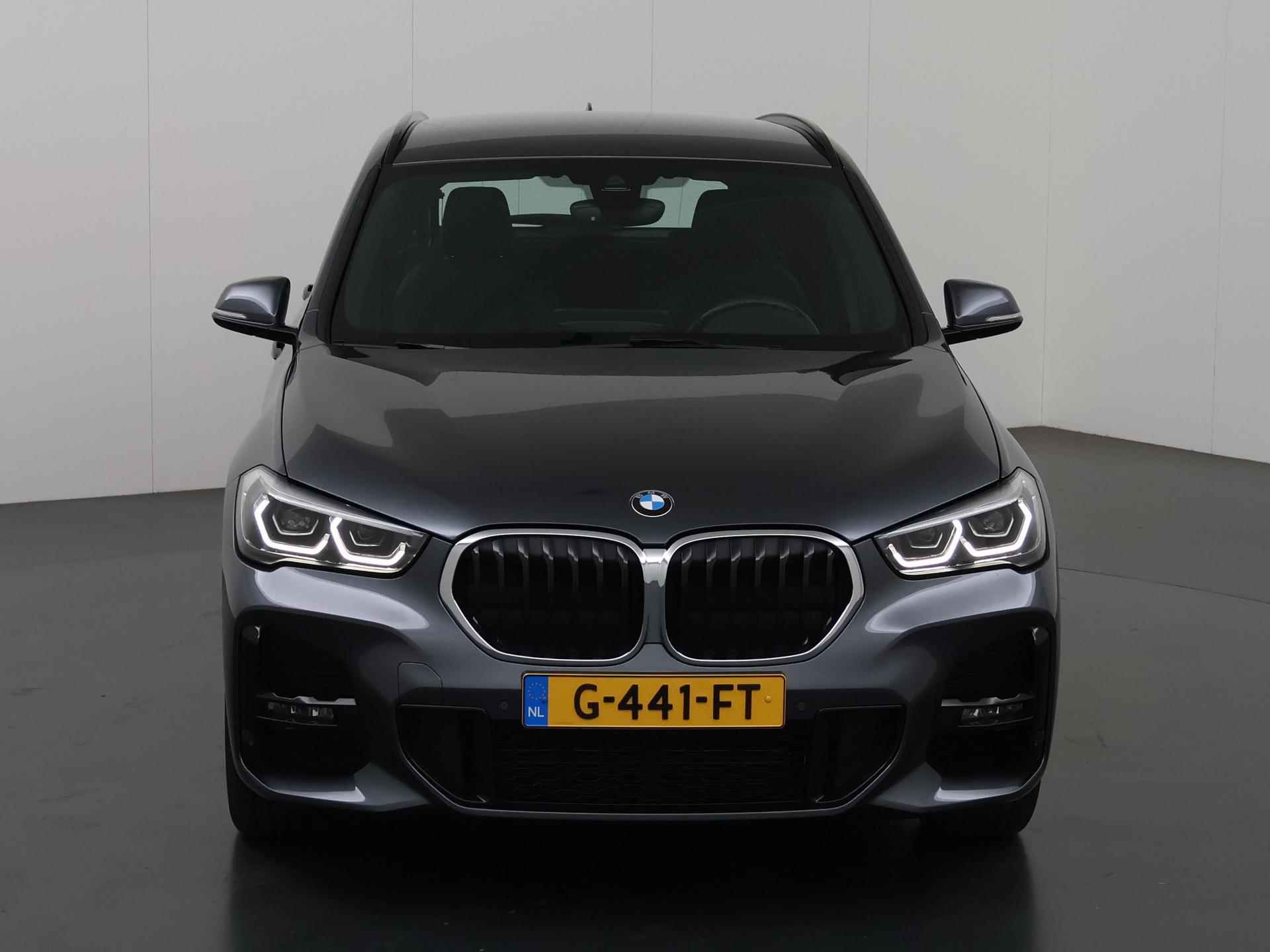 BMW X1 sDrive20i High Executive Edition M Sport | Trekhaak | Navigatie | Head Up | Parkeercamera | Keyless Go | Stoelverwarming | DAB | - 4/51