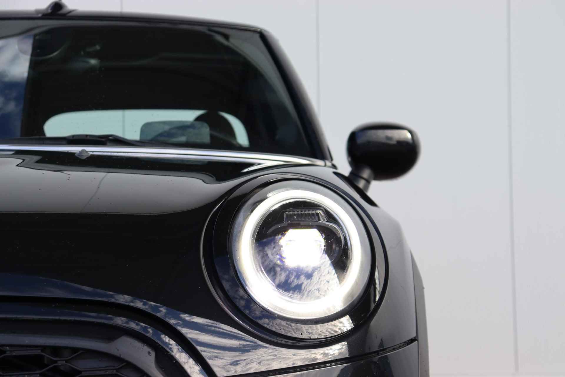 Mini Mini Cabrio 1.5 Cooper JCW Pakket / Harman Kardon / Head Up Display / Adaptief Onderstel / JCW Stoelen / - 3/30