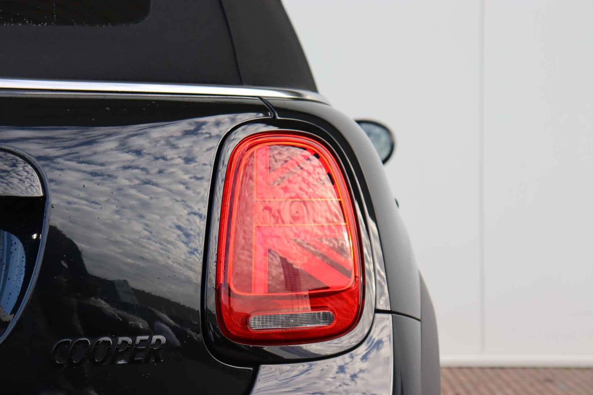 Mini Mini Cabrio 1.5 Cooper JCW Pakket / Harman Kardon / Head Up Display / Adaptief Onderstel / JCW Stoelen / - 9/30