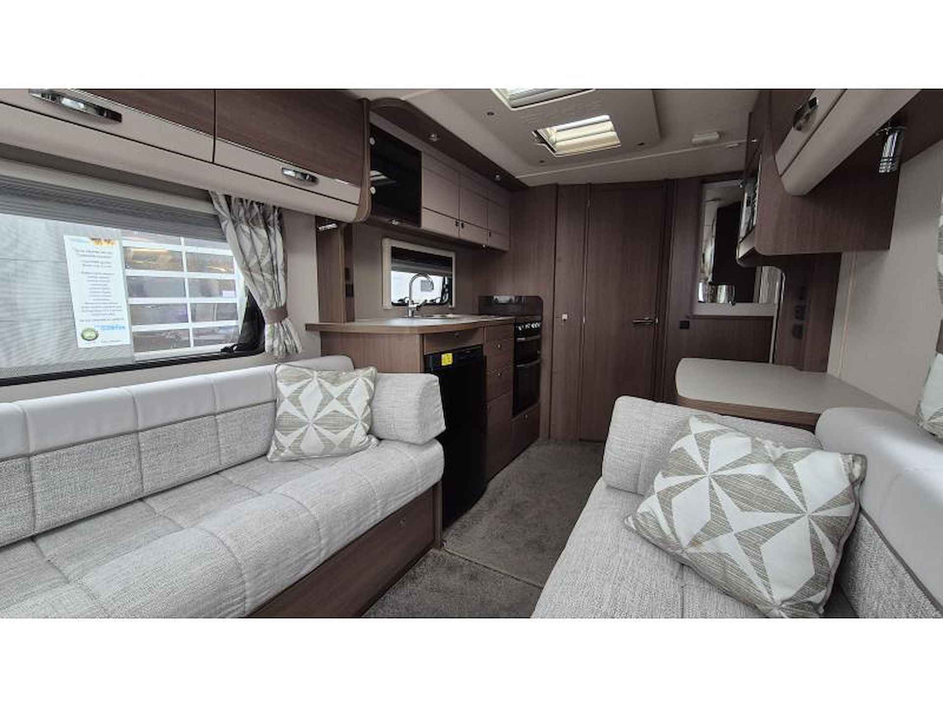 Elddis Affinity 482 - 9/16