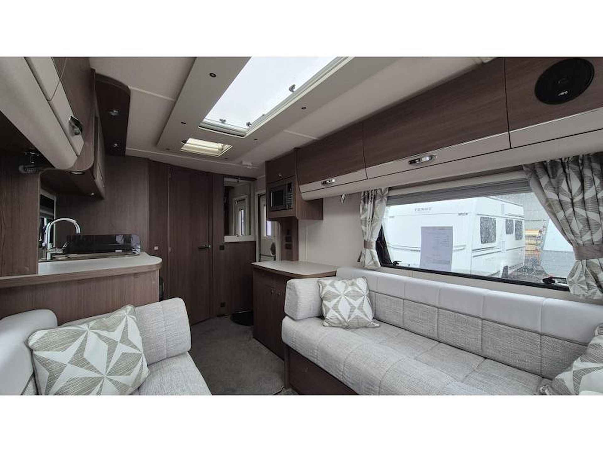 Elddis Affinity 482 - 10/16