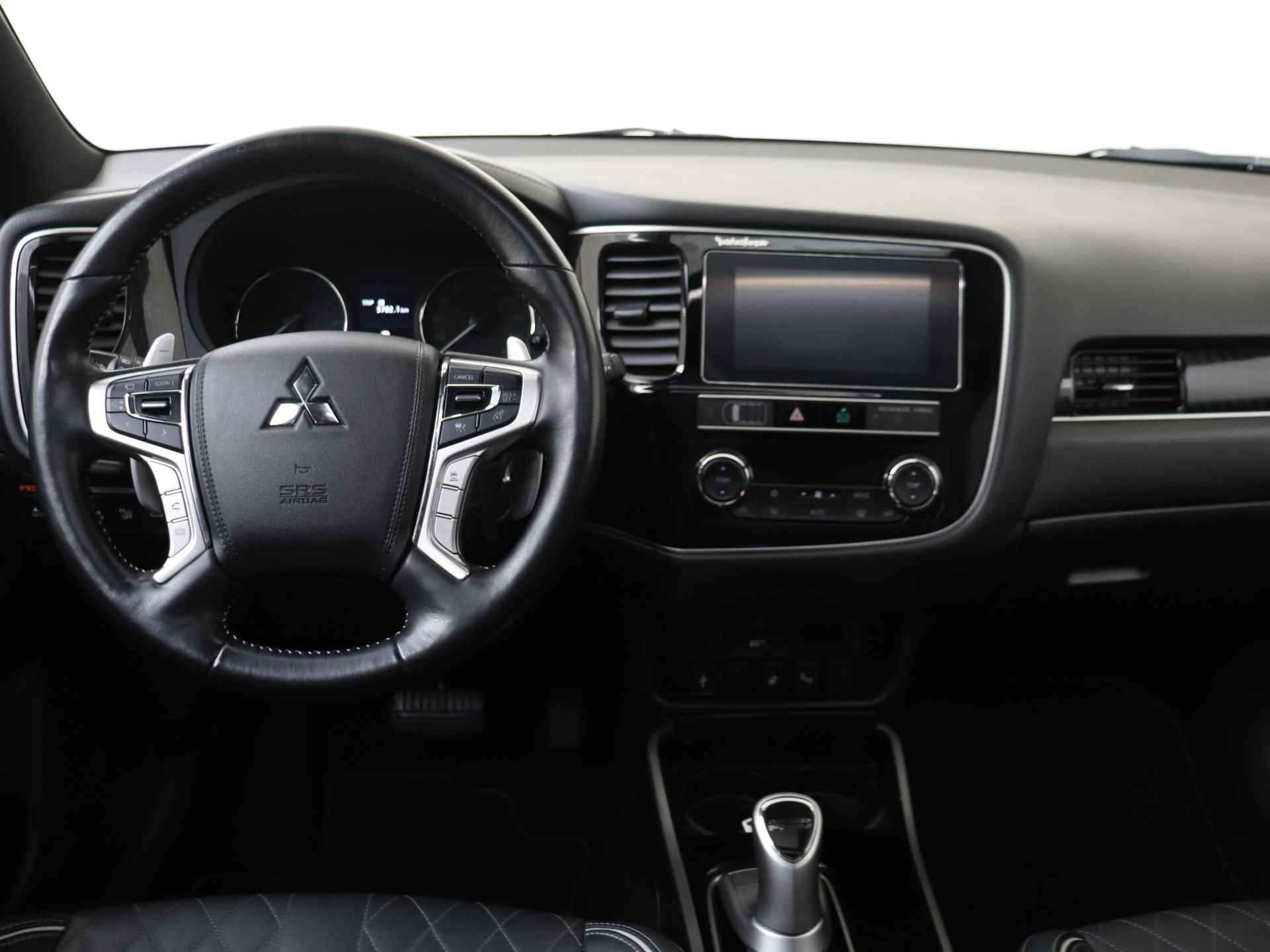 Mitsubishi Outlander 2.4 PHEV Instyle 224 pk Automaat | Schuifdak | Leder | Navigatie by App - 5/39