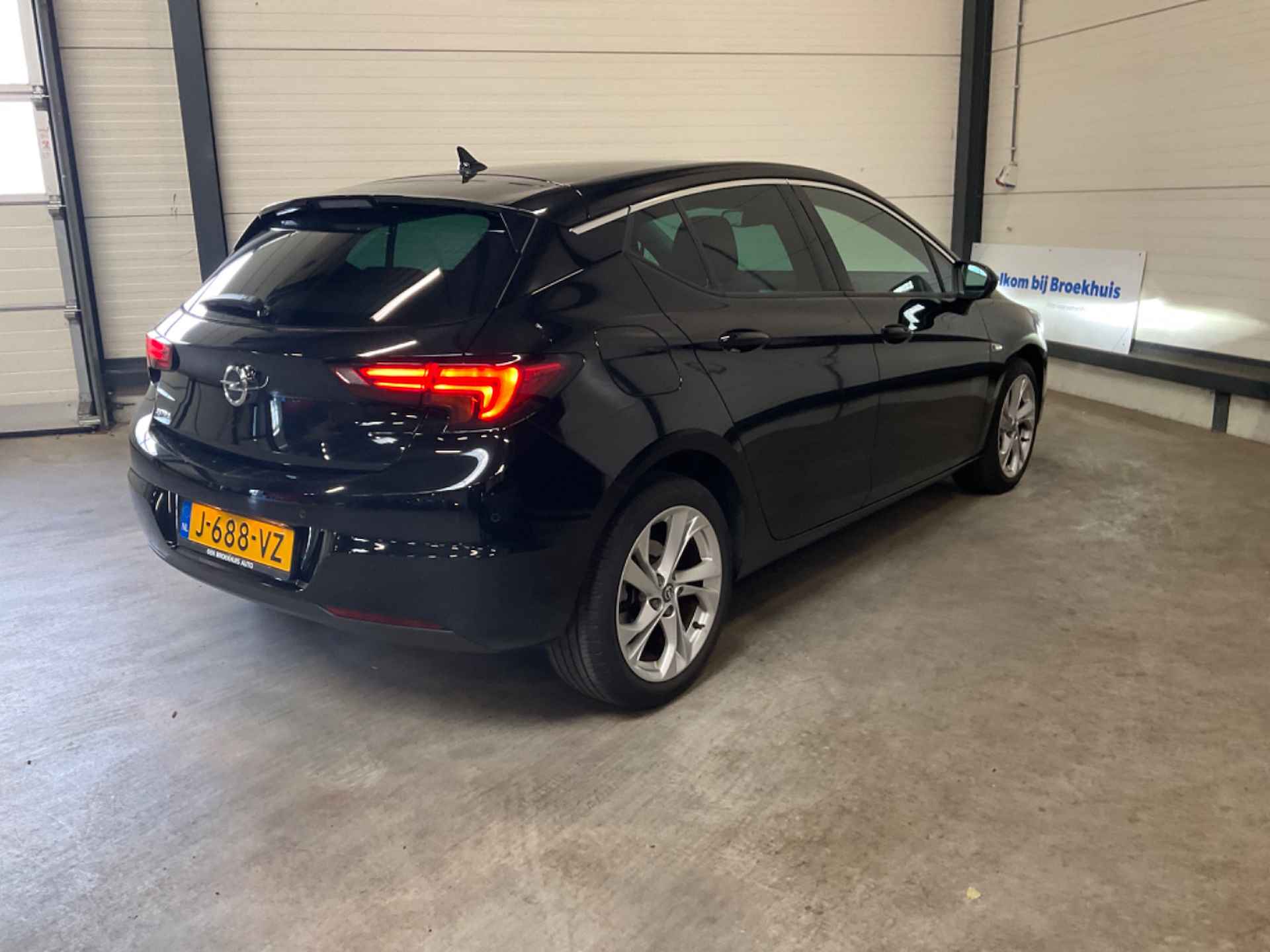 Opel Astra 1.2 Launch Elegance | Airco | Camera | Cruise Control | Navigatie | PDC V+A | Stoel & Stuur verwarming | Agr-stoelen | - 5/9