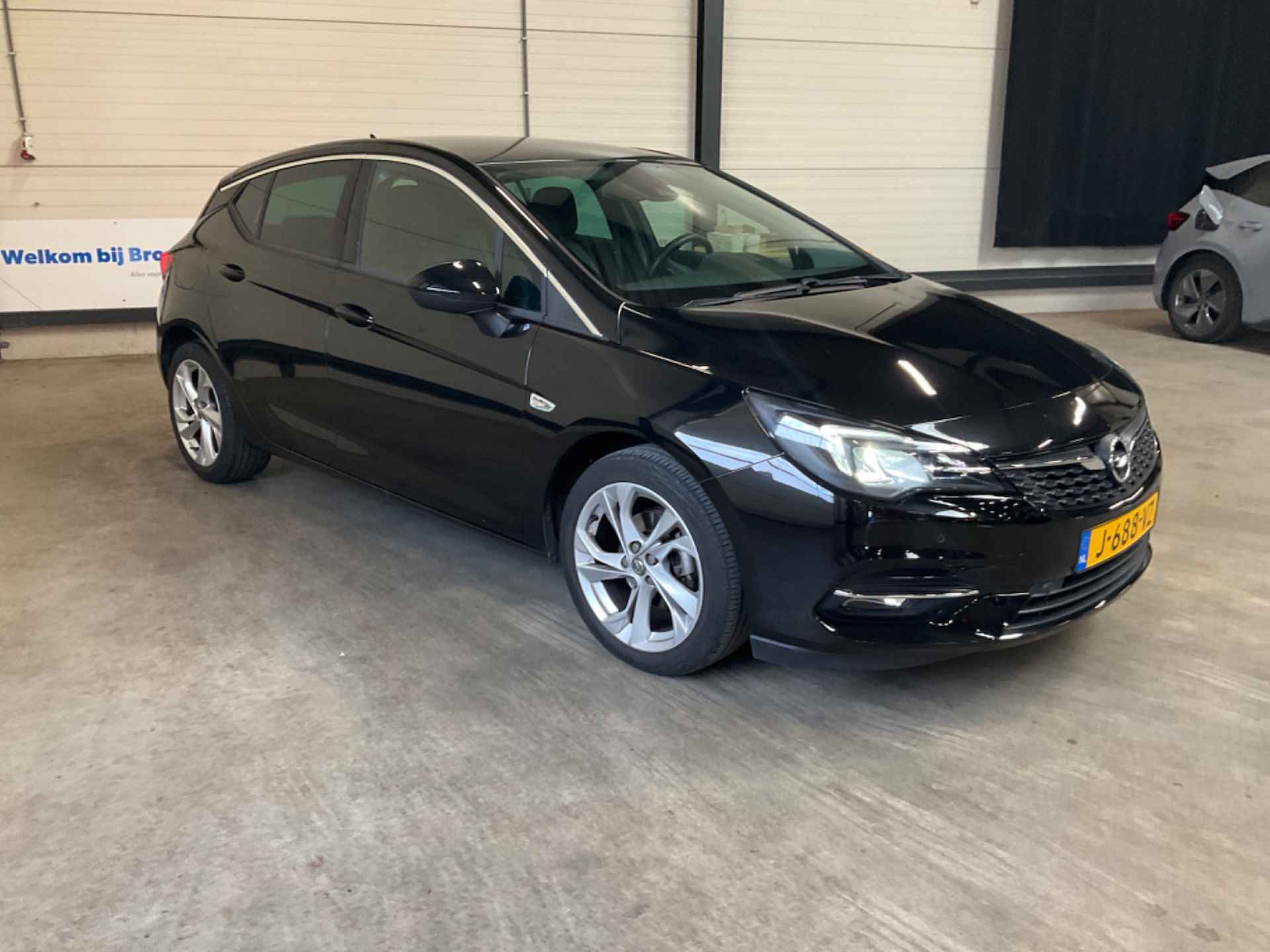 Opel Astra 1.2 Launch Elegance | Airco | Camera | Cruise Control | Navigatie | PDC V+A | Stoel & Stuur verwarming | Agr-stoelen | - 4/9