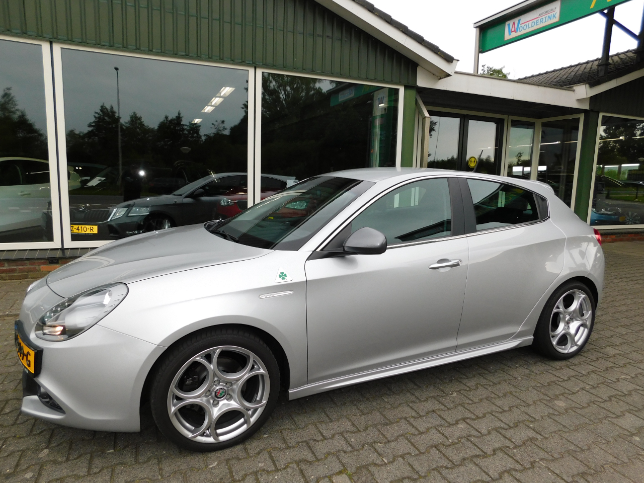 Alfa Romeo Giulietta 1.4 Turbo MultiAir Super! All-in Prijs! Trekhaak!!