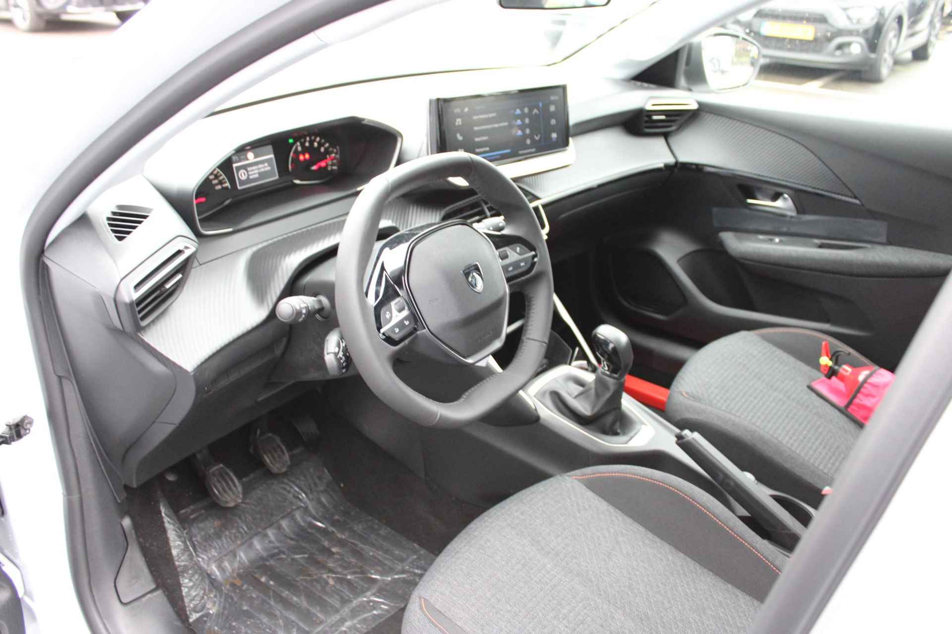 Peugeot 208 1.2 PureTech 75 Style I-connect Advanced Navigatie - 12/31