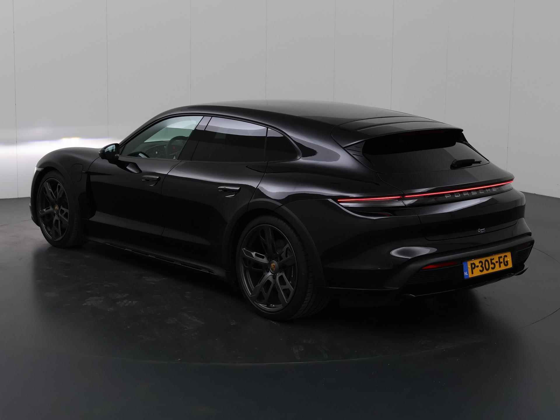 Porsche Taycan Cross Turismo 4 93 kWh | Bestuurder Geheugen-Pakket | Sport-Chrono | PDLS+ | Bose Audio | Bijrijder Display | 360 Camera | Adaptieve CruiseControl | PASM | Sound-Package 2 | Comfortstoelen + Geheugen | Panoramadak | - 24/42