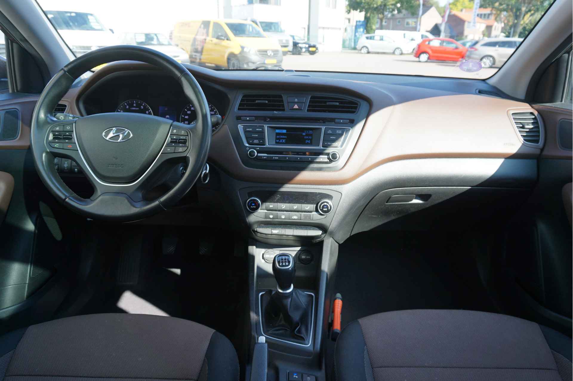 Hyundai i20 1.2 HP i-Motion Premium - 13/22