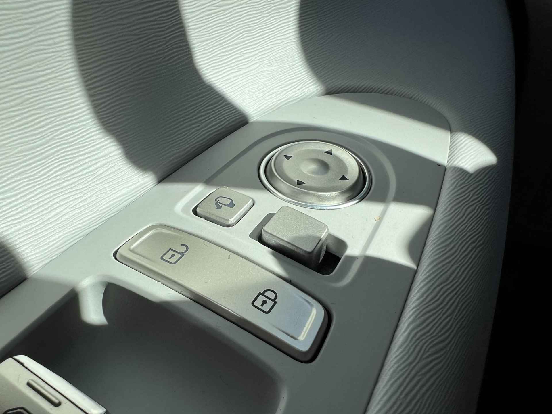 Hyundai NEXO FCEV Plus Pack / Dealer Onderhouden / Elektrisch Verkoel-, Verstel- & Verwarmbare Stoelen Voor / Schuif- & Kanteldak / 360 °C Camera / - 23/43
