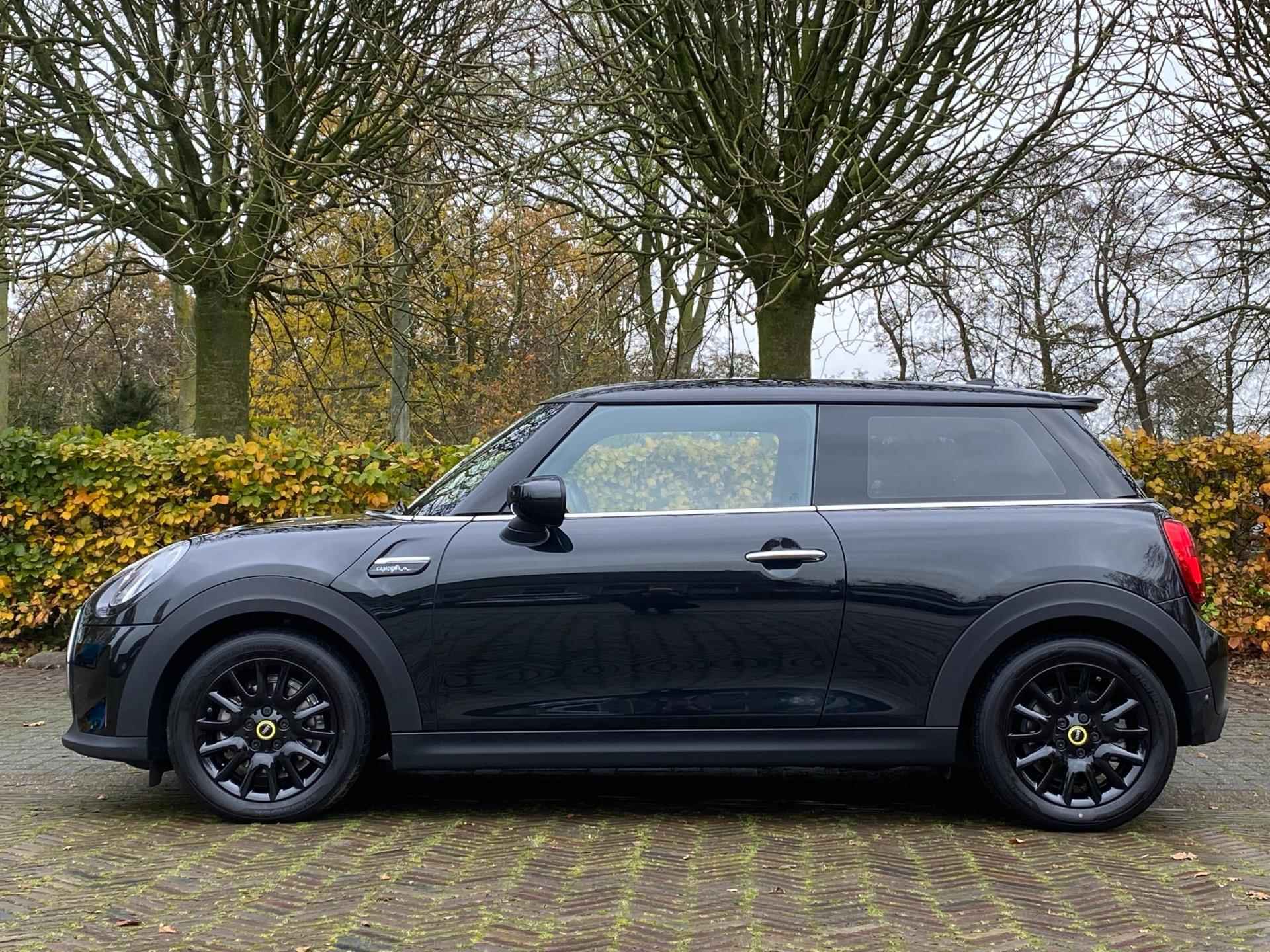 Mini Electric Camden Edition 33 kWh € 2.000,- SUBSIDIE! | CarPlay | Leder interieur | NAP | BOVAG garantie - 2/47