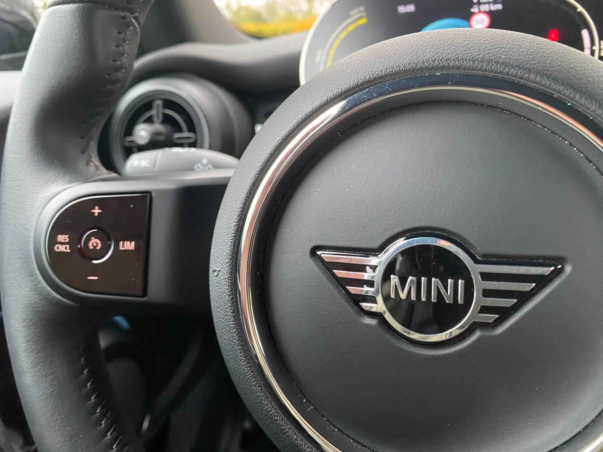 Mini Electric Camden Edition 33 kWh € 2.000,- SUBSIDIE! | CarPlay | Leder interieur | NAP | BOVAG garantie - 29/47