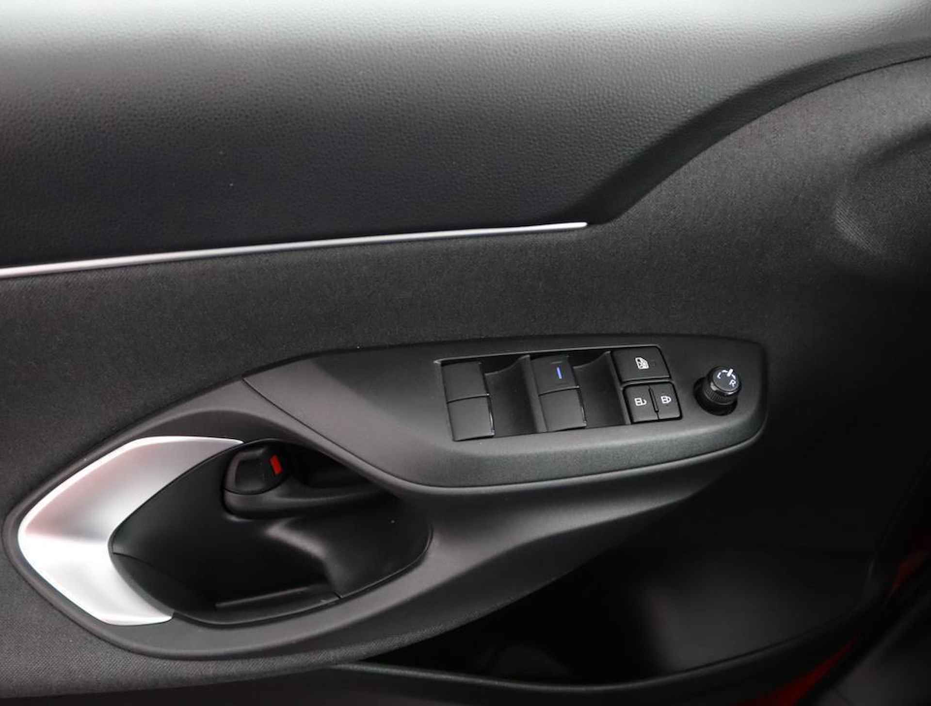 Toyota Yaris Cross 1.5 Hybrid Dynamic | ledkoplampen | Navigatie via Apple carplay Androidauto | - 28/47