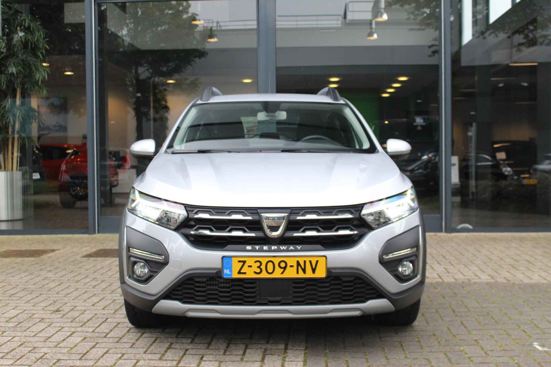 Dacia Sandero Stepway TCe 90 Comfort 16.000KM / NAVI / PDC / AIRCO / CRUISE / APPLE CARPLAY / ANDROID AUTO / LED / DAB / ARMSTEUN - 11/49