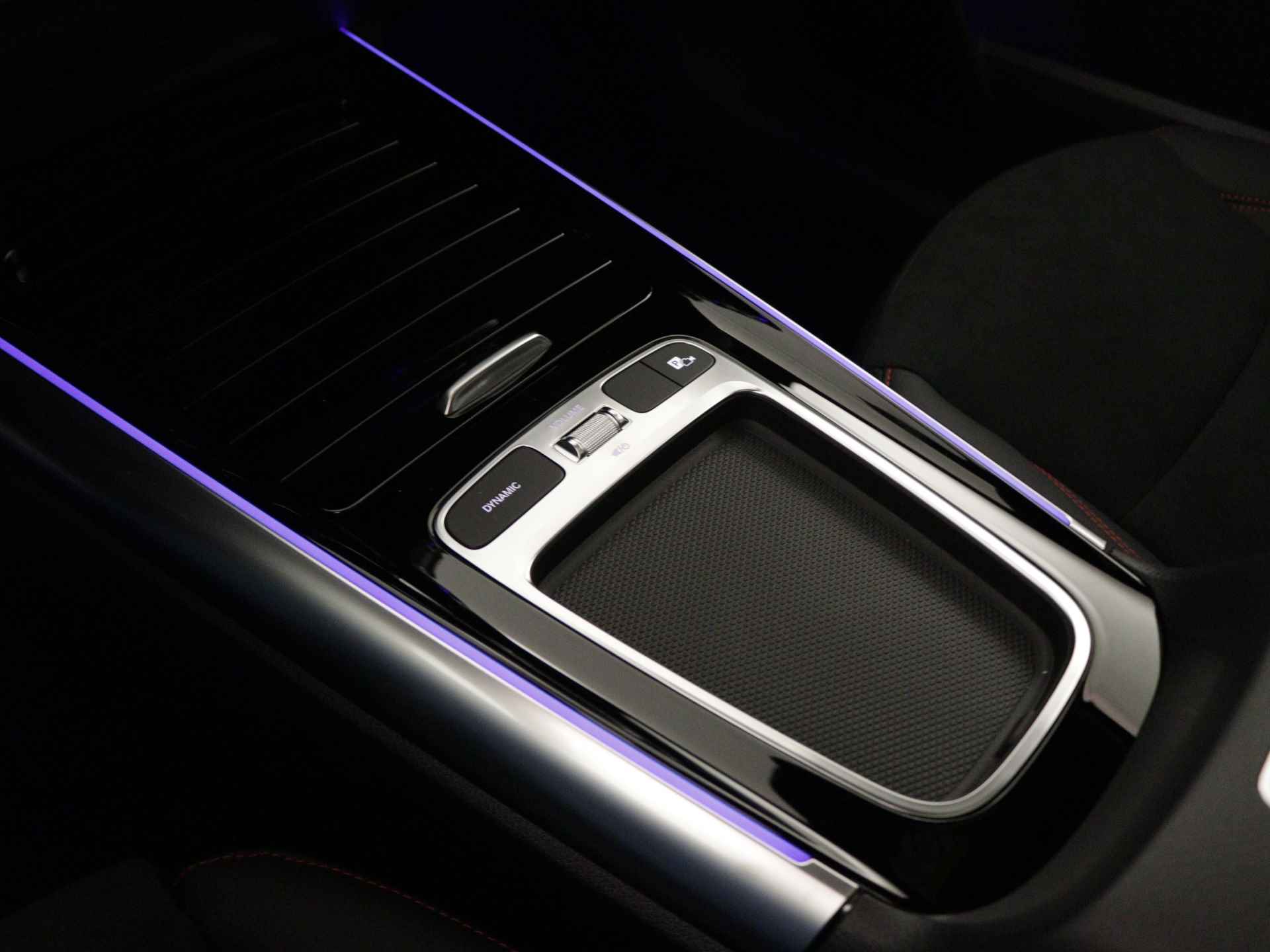 Mercedes-Benz B-Klasse 180 AMG Face Lift | Smartphone integratiepakket | Panorama-schuifdak | Parkeerpakket | EASY PACK achterklep | USB-pakket plus | Dodehoekassistent | - 10/35
