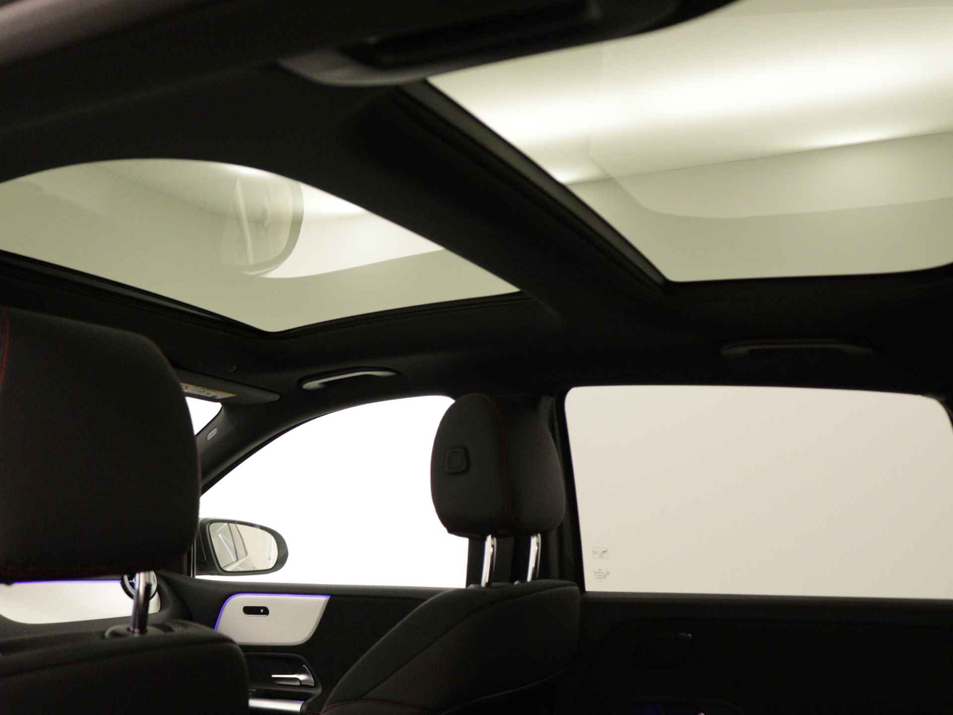 Mercedes-Benz B-Klasse 180 AMG Face Lift | Smartphone integratiepakket | Panorama-schuifdak | Parkeerpakket | EASY PACK achterklep | USB-pakket plus | Dodehoekassistent | - 16/35