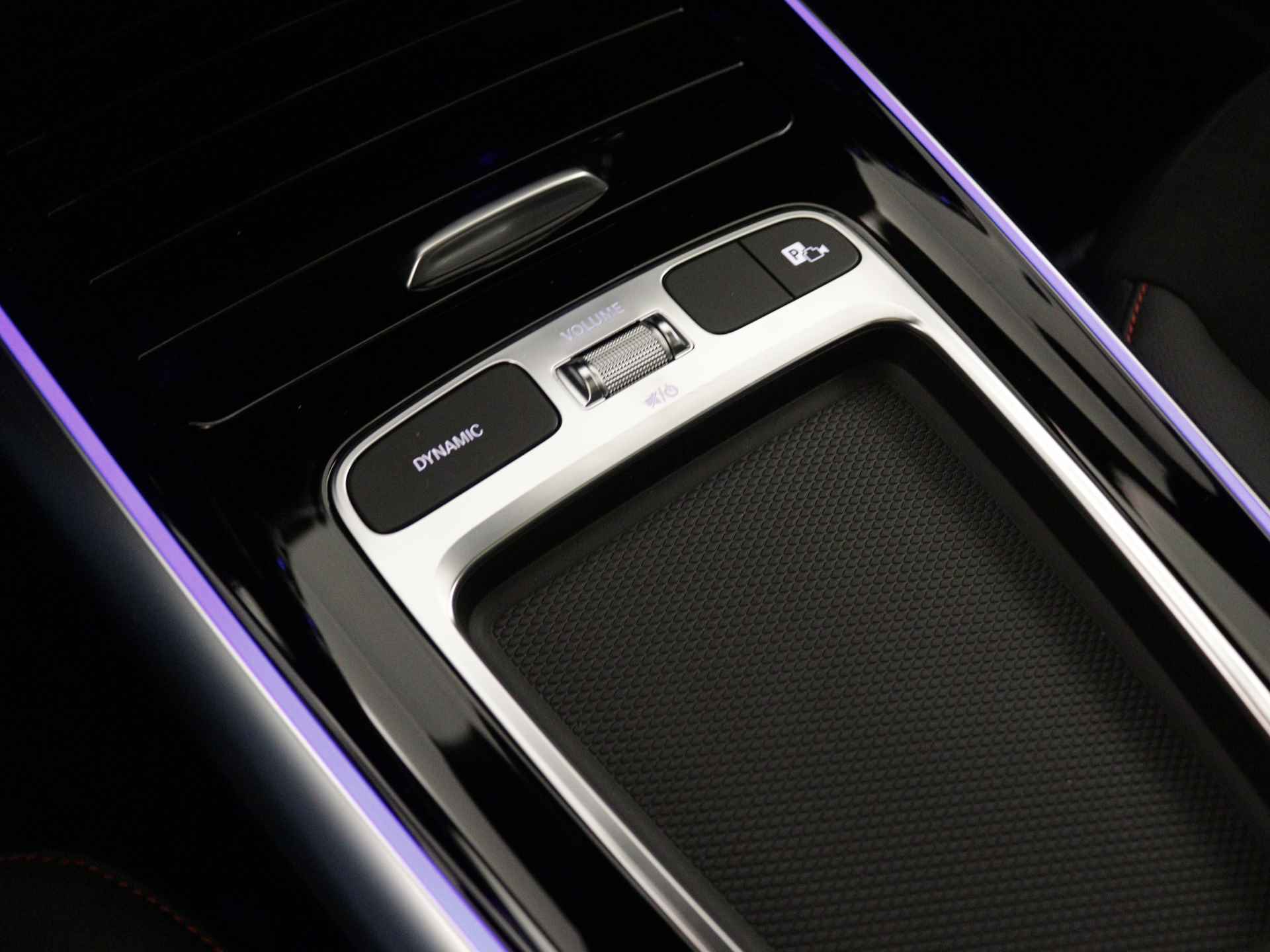 Mercedes-Benz B-Klasse 180 AMG Face Lift | Smartphone integratiepakket | Panorama-schuifdak | Parkeerpakket | EASY PACK achterklep | USB-pakket plus | Dodehoekassistent | - 29/35