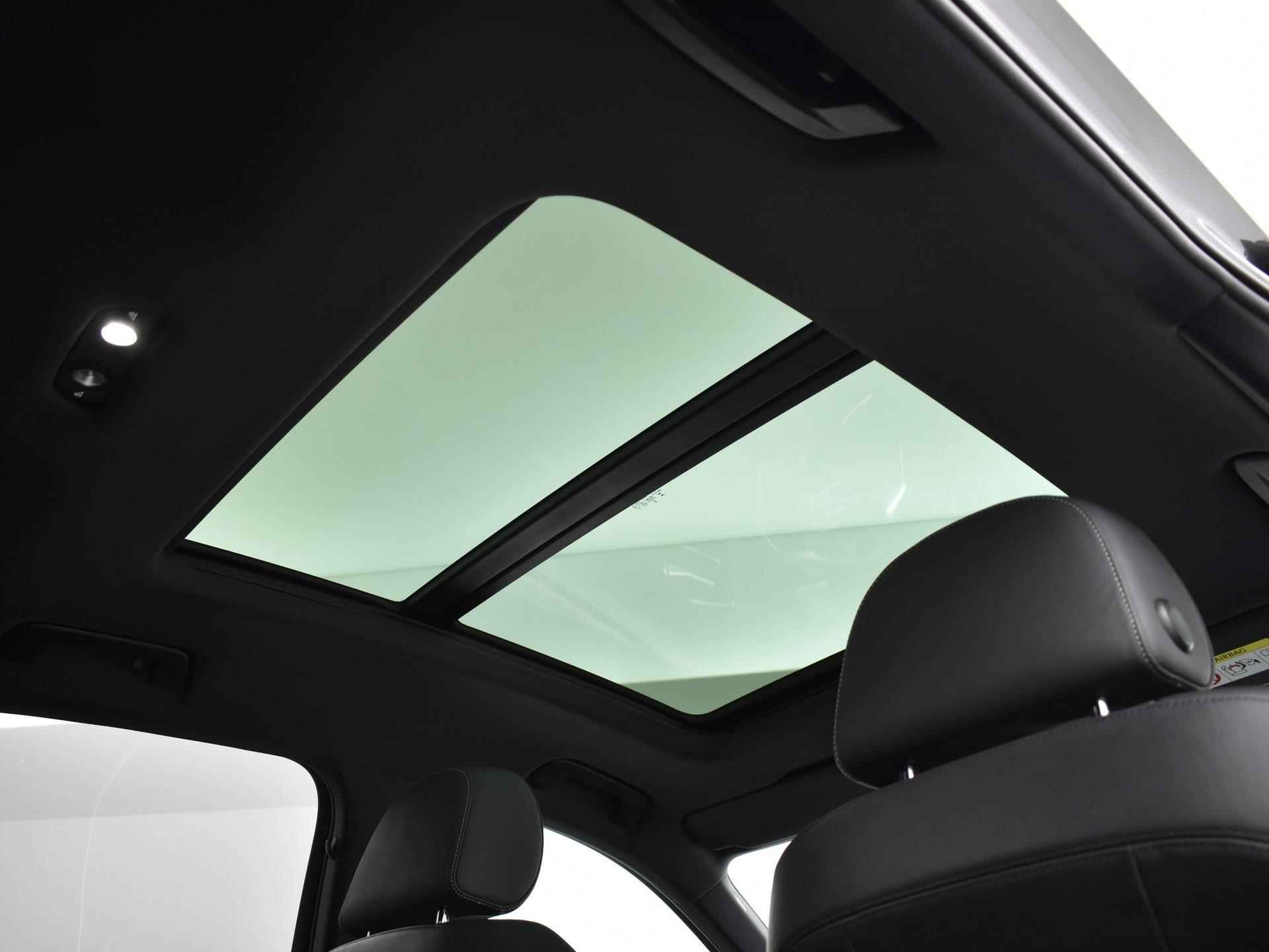 Audi e-tron Sportback 50 quattro S edition 71 kWh Panoramadak | Camera | Matrix Led | Elektrische stoelen | Stoelverwarming  |12 maanden BOVAG Garantie - 16/37