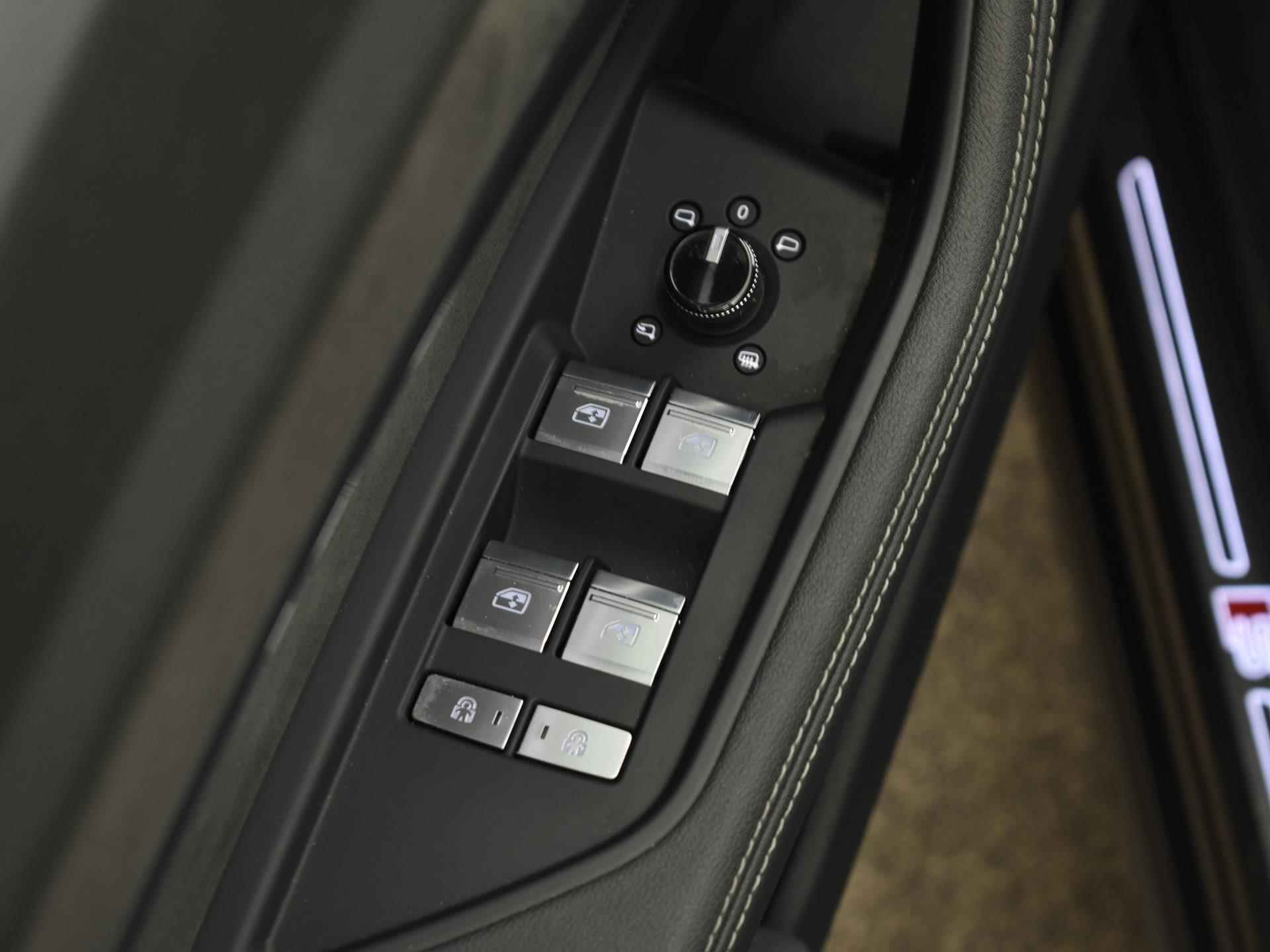 Audi e-tron Sportback 50 quattro S edition 71 kWh Panoramadak | Camera | Matrix Led | Elektrische stoelen | Stoelverwarming  |12 maanden BOVAG Garantie - 33/37
