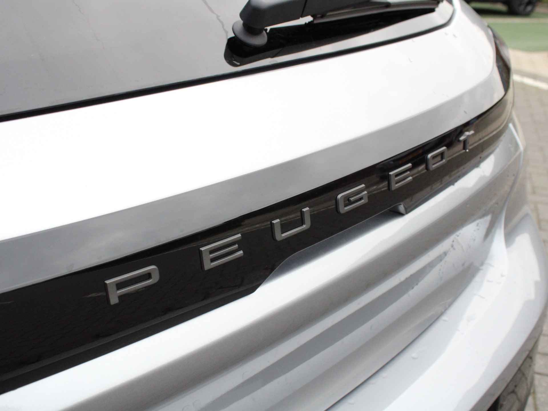 Peugeot 208 1.2 PureTech 100PK Allure Navigatie, Keyless Entry, Trekhaak, Camera voor & achter, Lichtmetalen velgen - 15/43