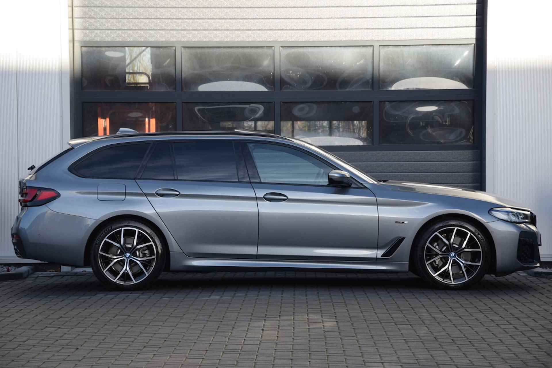 BMW 5-serie Touring 530e M- Sport| Pano | Memory | Laser-Led | Head- Up | Trekhaak | - 5/38