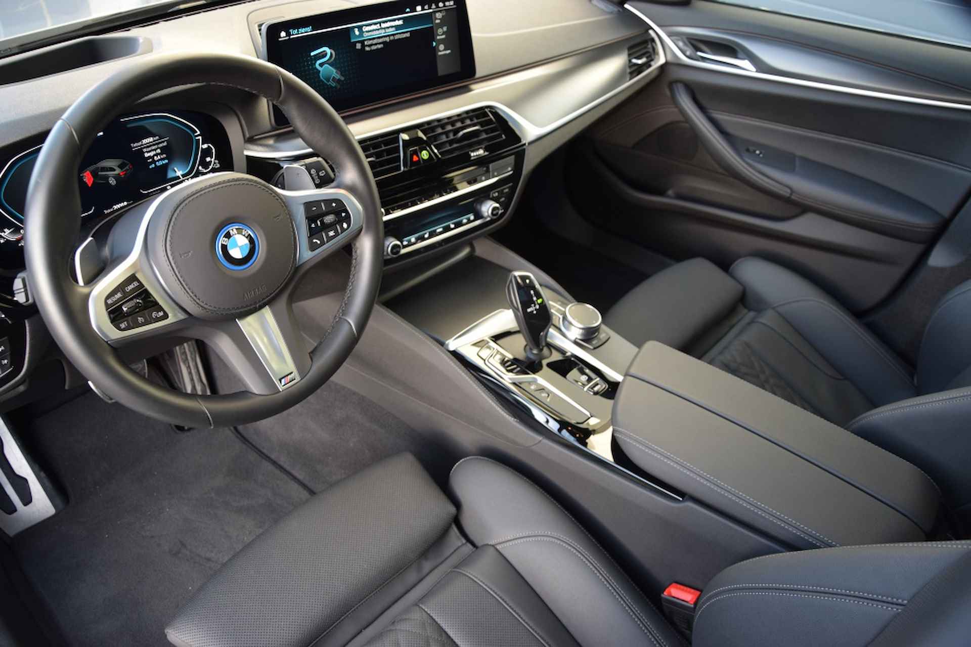 BMW 5-serie Touring 530e M- Sport| Pano | Memory | Laser-Led | Head- Up | Trekhaak | - 9/38