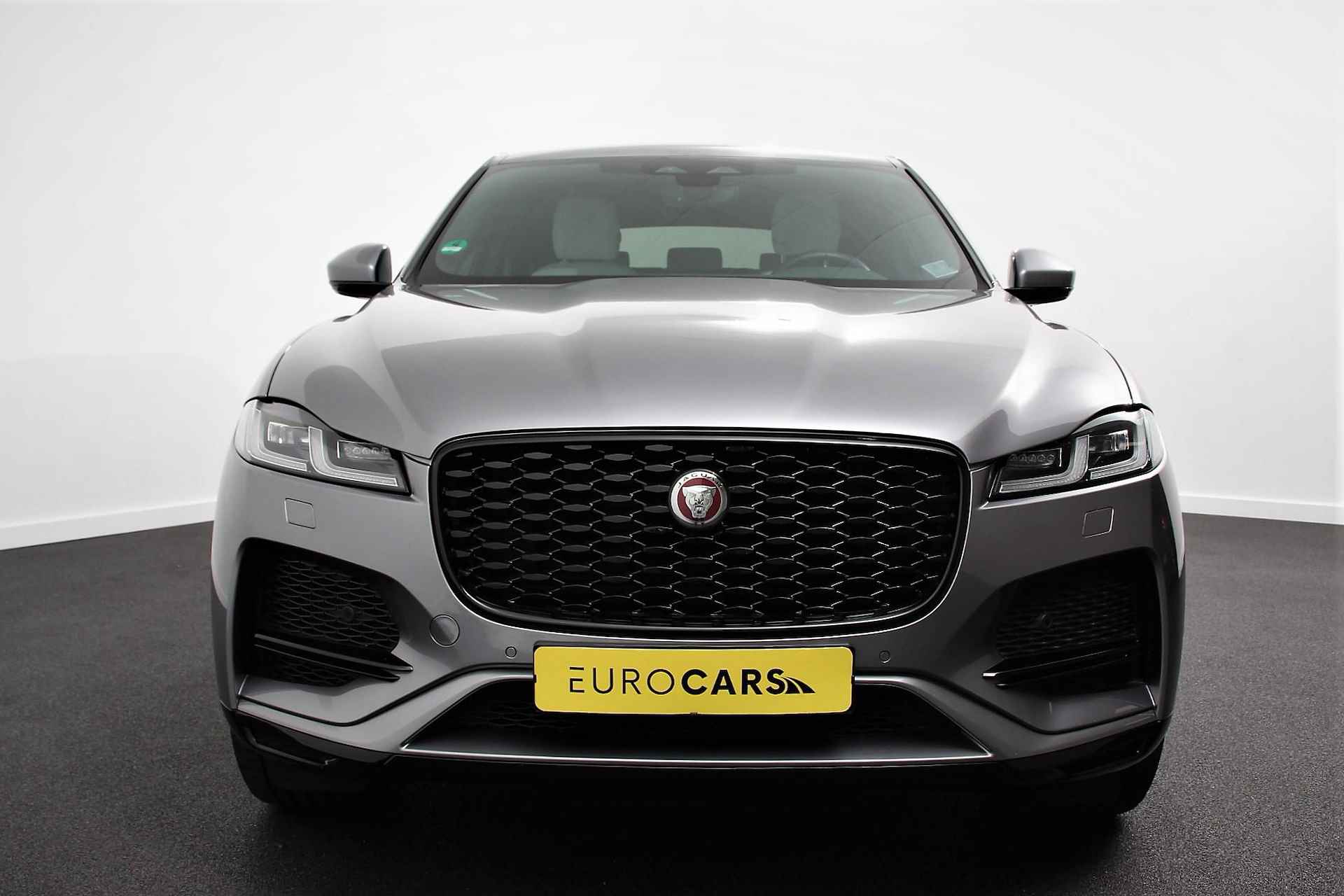 Jaguar F-PACE 2.0 P400e PHEV Blackpack | Adaptive Cruise Control | Navigatie | 20 Inch Lichtmetalen Velgen | Privacy Glass | Camera | - 2/30