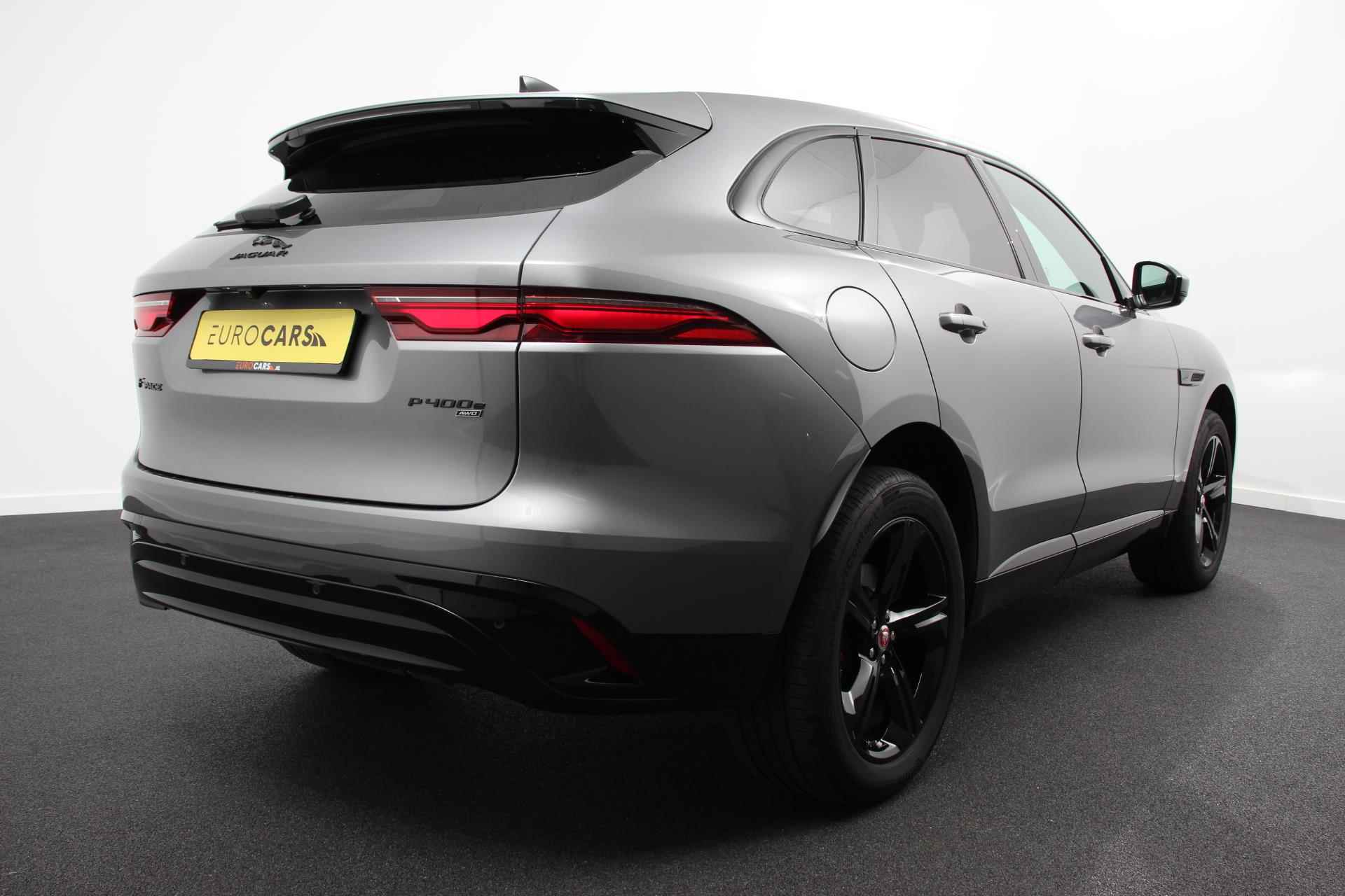 Jaguar F-PACE 2.0 P400e PHEV Blackpack | Adaptive Cruise Control | Navigatie | 20 Inch Lichtmetalen Velgen | Privacy Glass | Camera | - 4/30