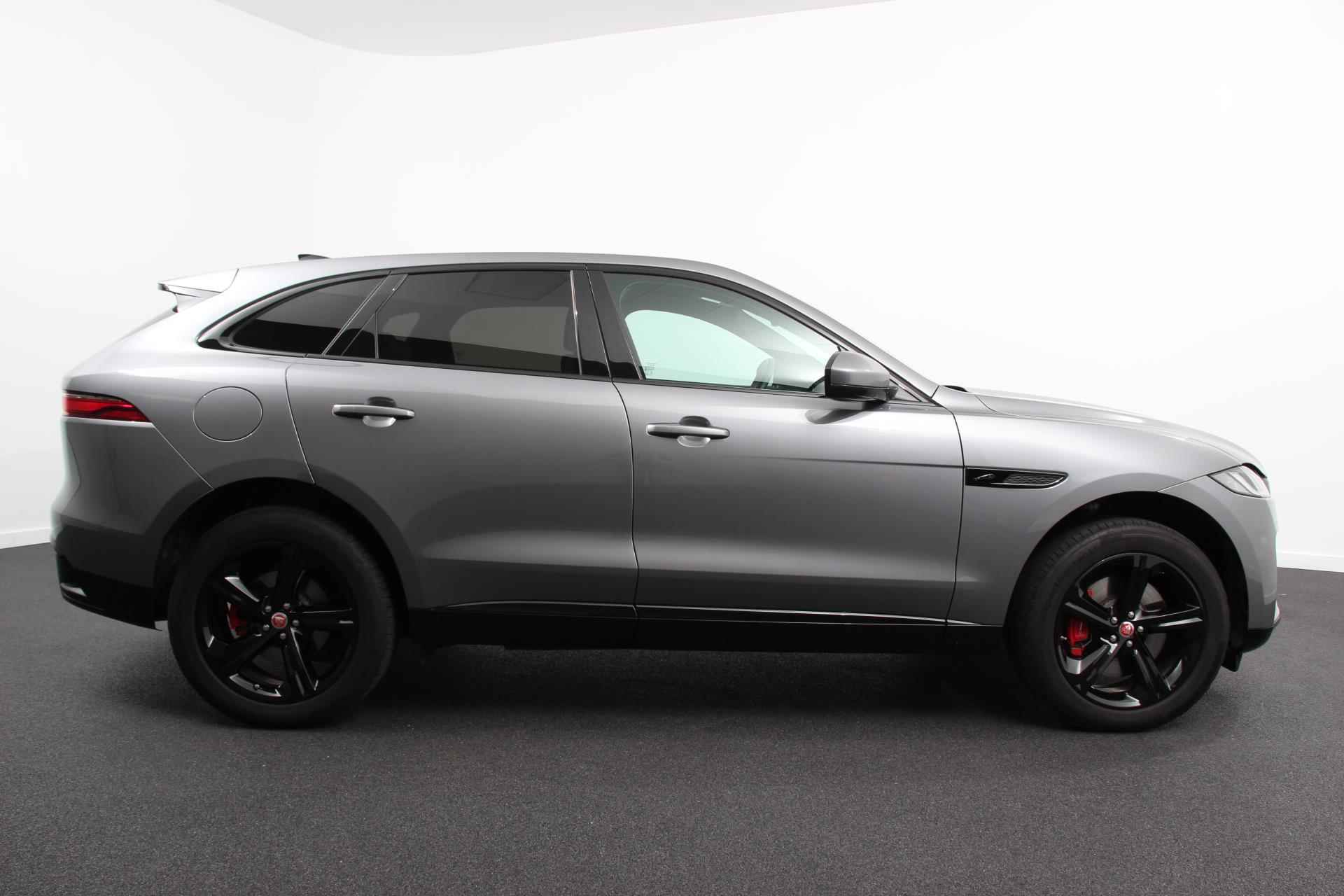 Jaguar F-PACE 2.0 P400e PHEV Blackpack | Adaptive Cruise Control | Navigatie | 20 Inch Lichtmetalen Velgen | Privacy Glass | Camera | - 5/30