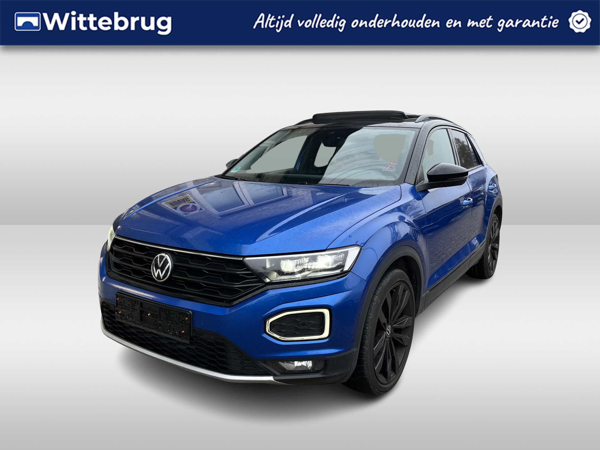 Volkswagen T-Roc 1.5 TSI Sport / AUTOMAAT/ TREKHAAK/ PANO/ CAMERA/ PARK. SENSOREN/ LED/ DODE HOEK/ DIGITAL DASHBOARD/ STOEL VERWARM./ ADAP.T CRUISE/ BLUETOOTH/ NAVI/ CLIMA/ DAB