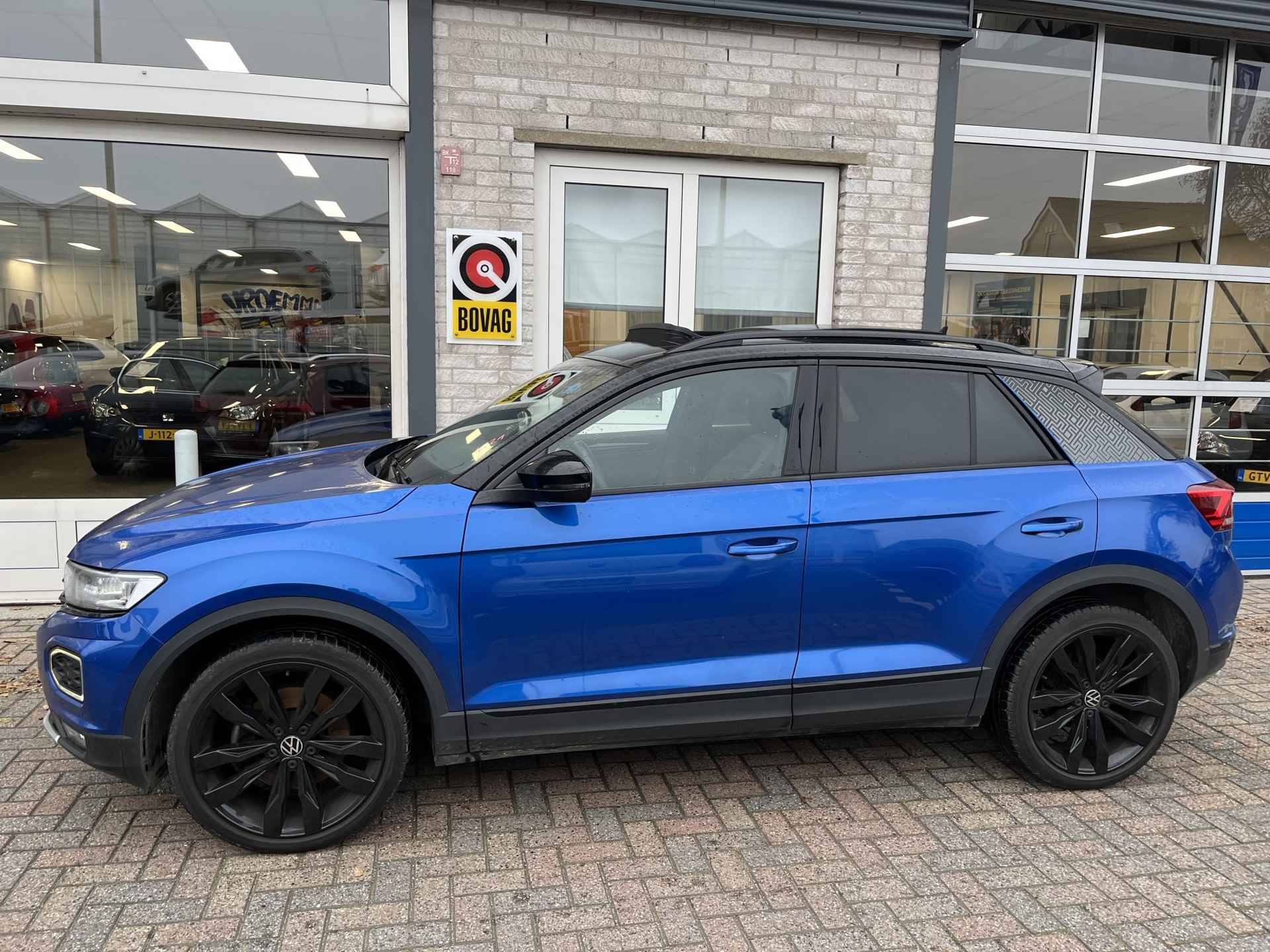 Volkswagen T-Roc 1.5 TSI Sport / AUTOMAAT/ TREKHAAK/ PANO/ CAMERA/ PARK. SENSOREN/ LED/ DODE HOEK/ DIGITAL DASHBOARD/ STOEL VERWARM./ ADAP.T CRUISE/ BLUETOOTH/ NAVI/ CLIMA/ DAB - 3/30