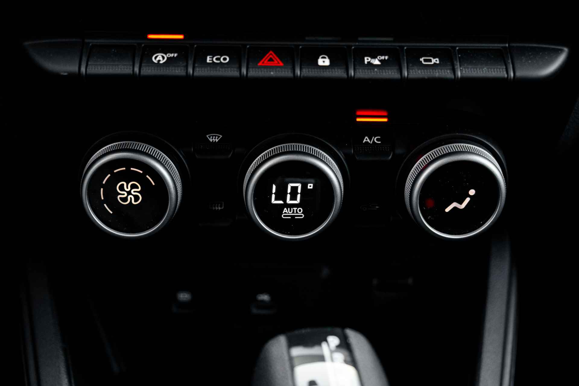 Dacia Duster 1.3 TCe 150 Automaat Extreme Achteruitrijcamera [ Navigatie [ ECC [Keyless Entry/Start | incl. Bovag rijklaarpakket met 12 maanden garantie - 36/46