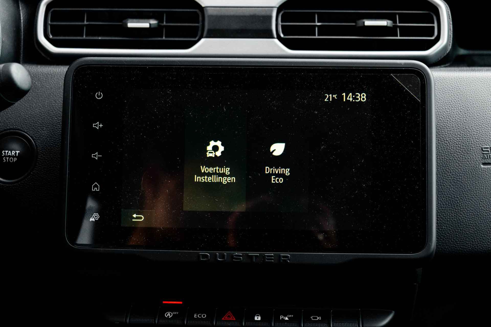 Dacia Duster 1.3 TCe 150 Automaat Extreme Achteruitrijcamera [ Navigatie [ ECC [Keyless Entry/Start | incl. Bovag rijklaarpakket met 12 maanden garantie - 40/46