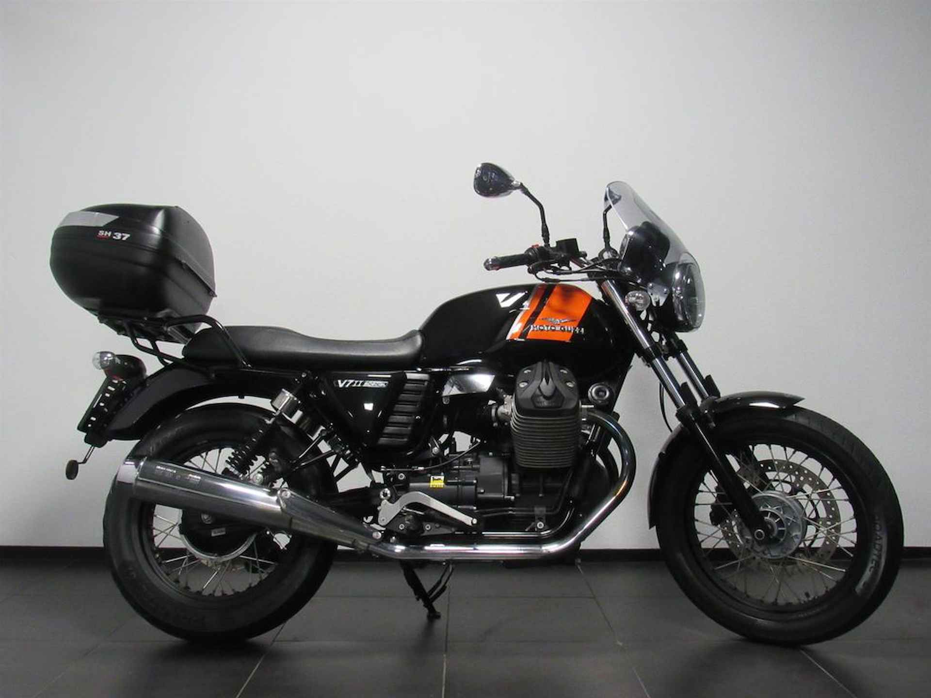 Moto Guzzi V7 II SPECIAL - 1/14