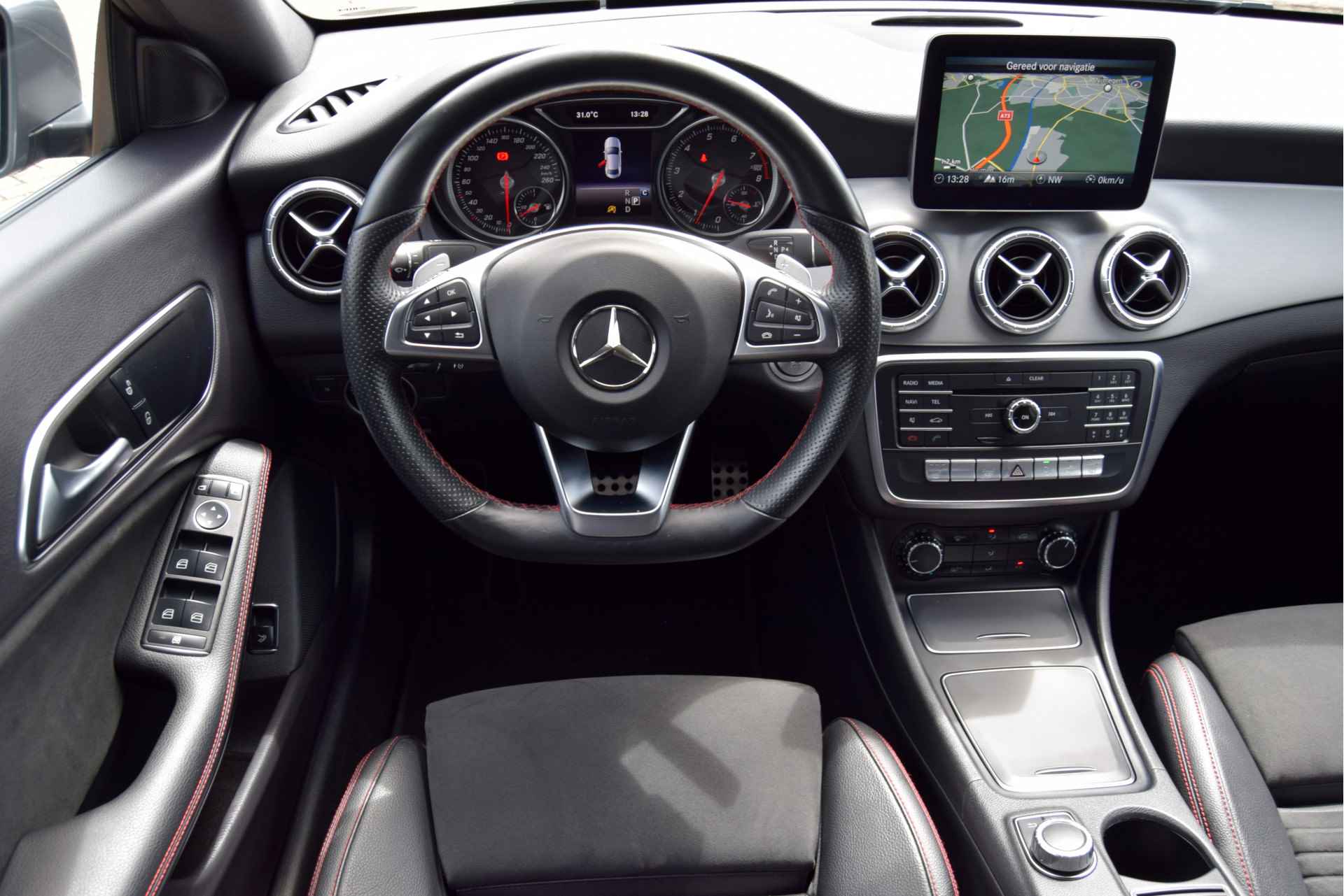 Mercedes-Benz CLA-Klasse 180 Business Solution AMG Camera, 18" inch, Stoelverwarming - 14/40