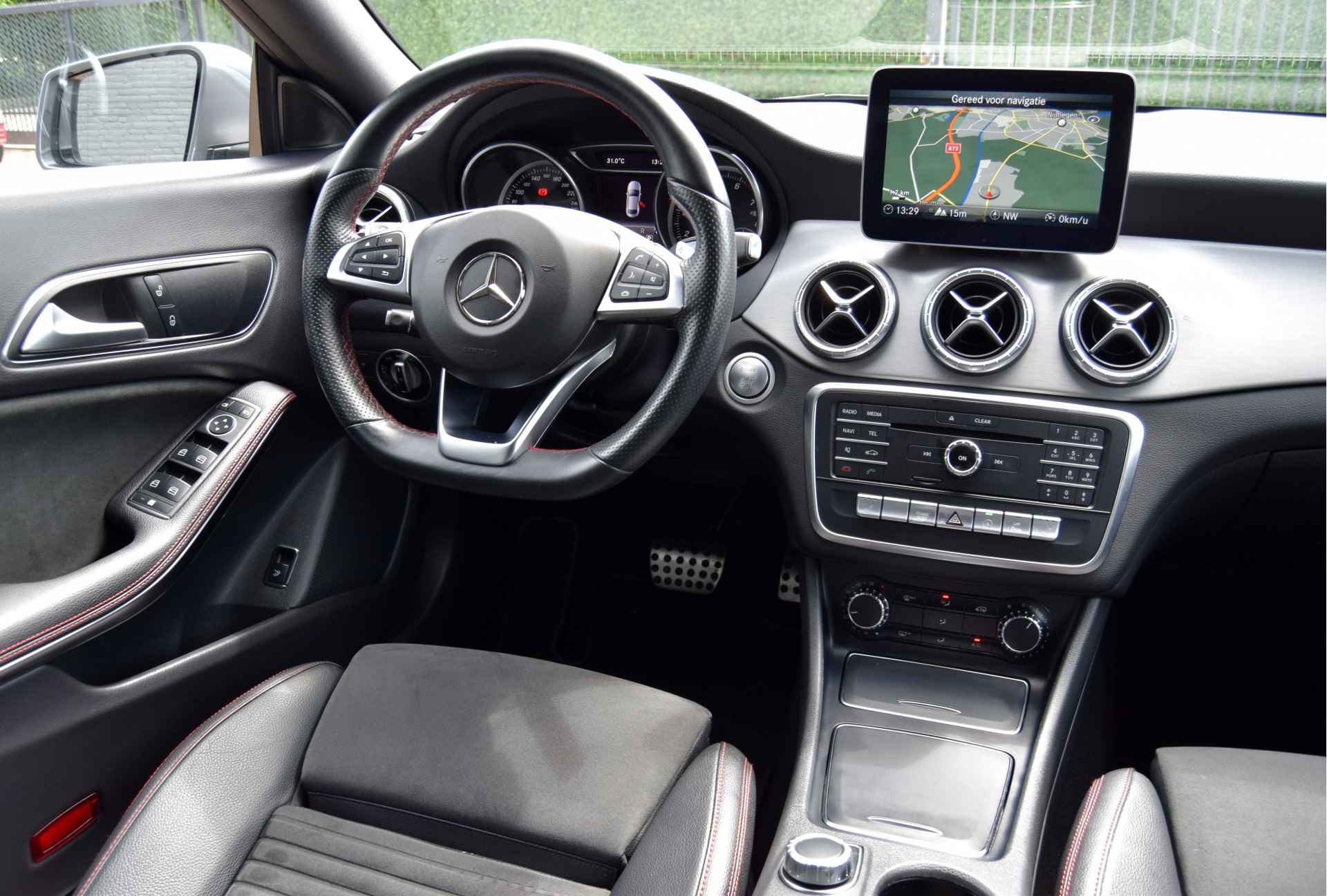 Mercedes-Benz CLA-Klasse 180 Business Solution AMG Camera, 18" inch, Stoelverwarming - 15/40