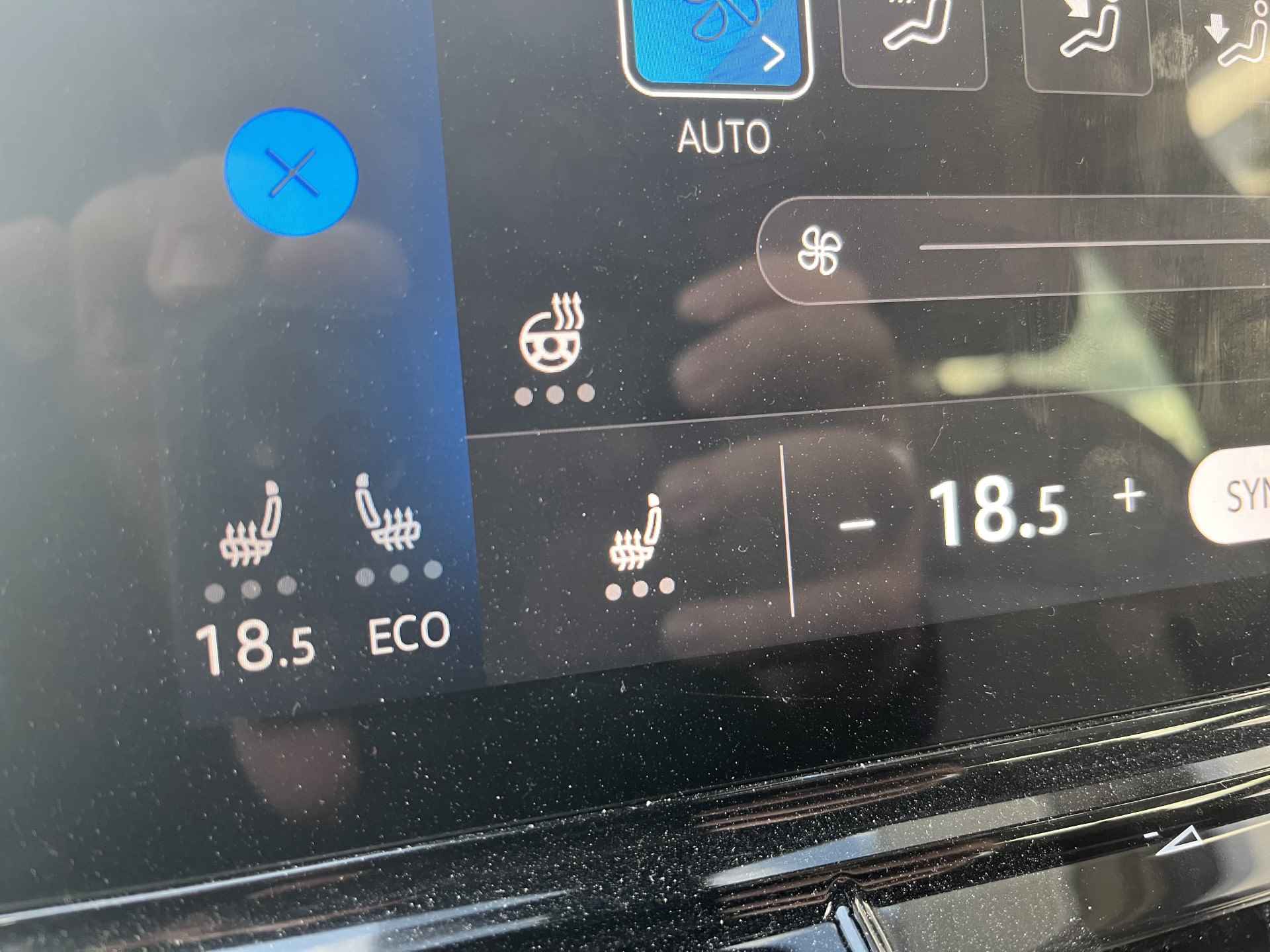 Volkswagen ID.3 First 58 kWh / SUBSIDIE/ PARK. SENSOREN/ LED/ STOEL-STUURVERWARM./ ADAPT. CRUISE/ APP CONNECT/ NAVI/ CLIMA/ DAB/ 19" LMV/ - 15/27