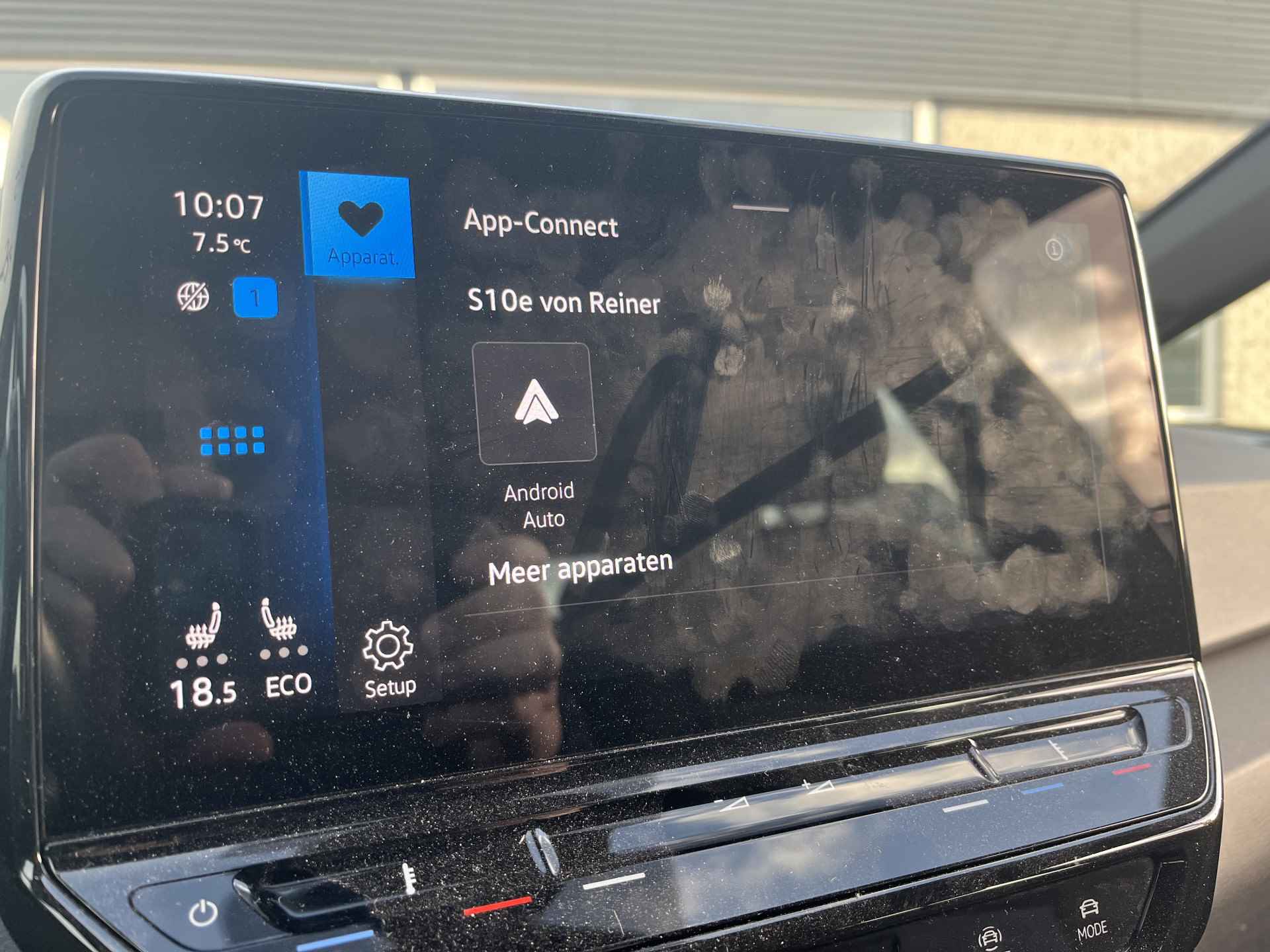 Volkswagen ID.3 First 58 kWh / SUBSIDIE/ PARK. SENSOREN/ LED/ STOEL-STUURVERWARM./ ADAPT. CRUISE/ APP CONNECT/ NAVI/ CLIMA/ DAB/ 19" LMV/ - 17/27