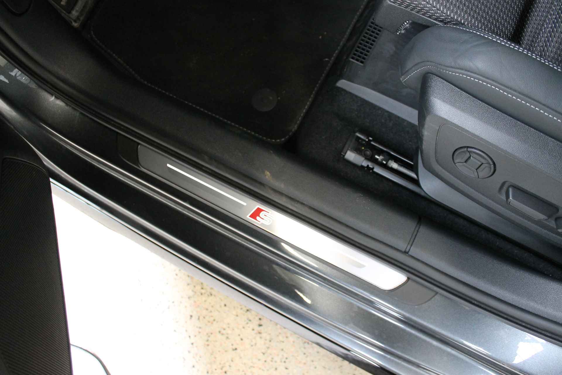 Audi A3 Limousine 35 TFSI 150pk S-line black edition Achteruitrijcamera 100% (Dealer) onderhouden label - 5/33